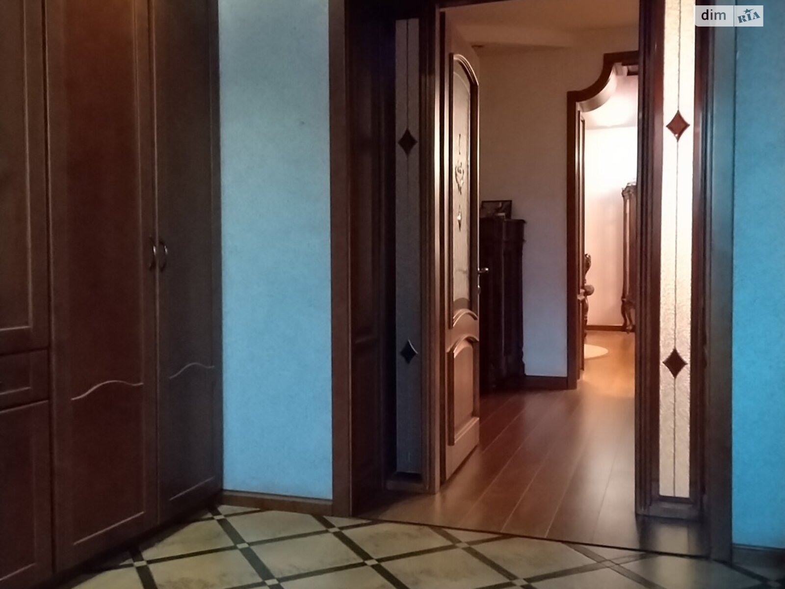 двоповерховий будинок з гаражем, 294.4 кв. м, цегла. Продаж у Путрівці фото 1 двоповерховий будинок з гаражем, 294.4 кв. м, цегла. Продаж у Путрівці фото 1