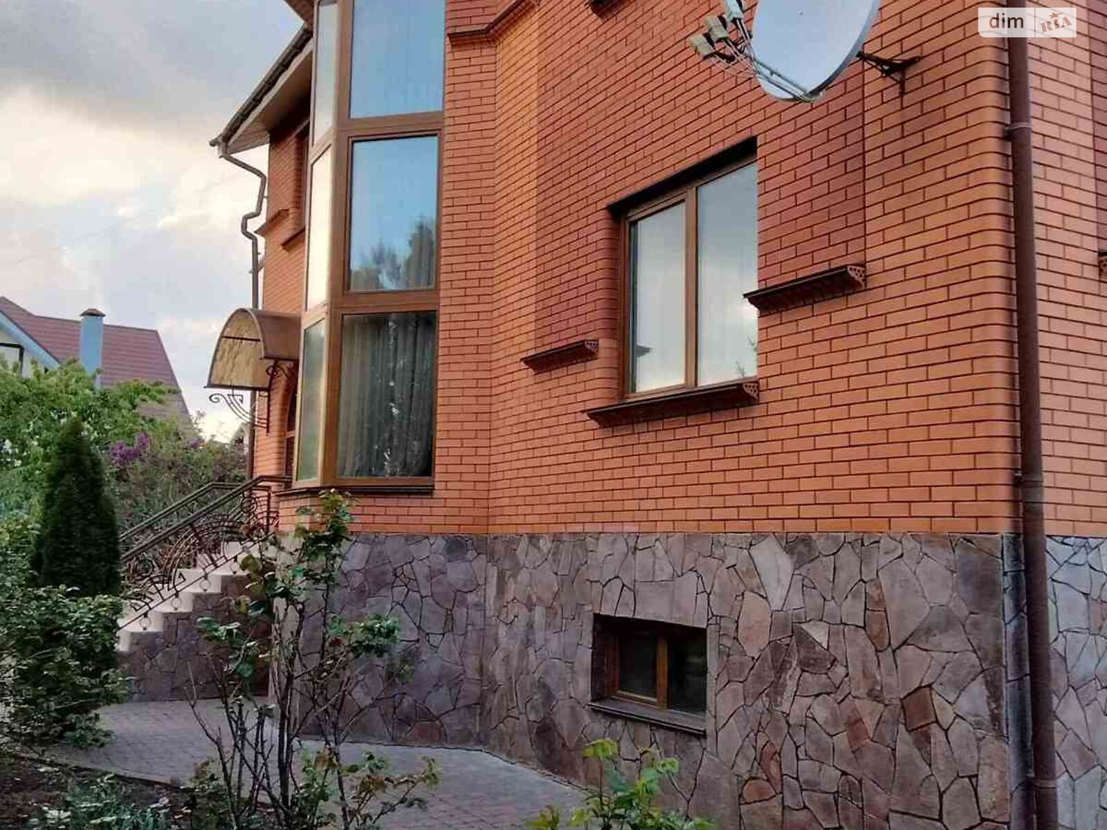двоповерховий будинок з гаражем, 294.4 кв. м, цегла. Продаж у Путрівці фото 1 двоповерховий будинок з гаражем, 294.4 кв. м, цегла. Продаж у Путрівці фото 1