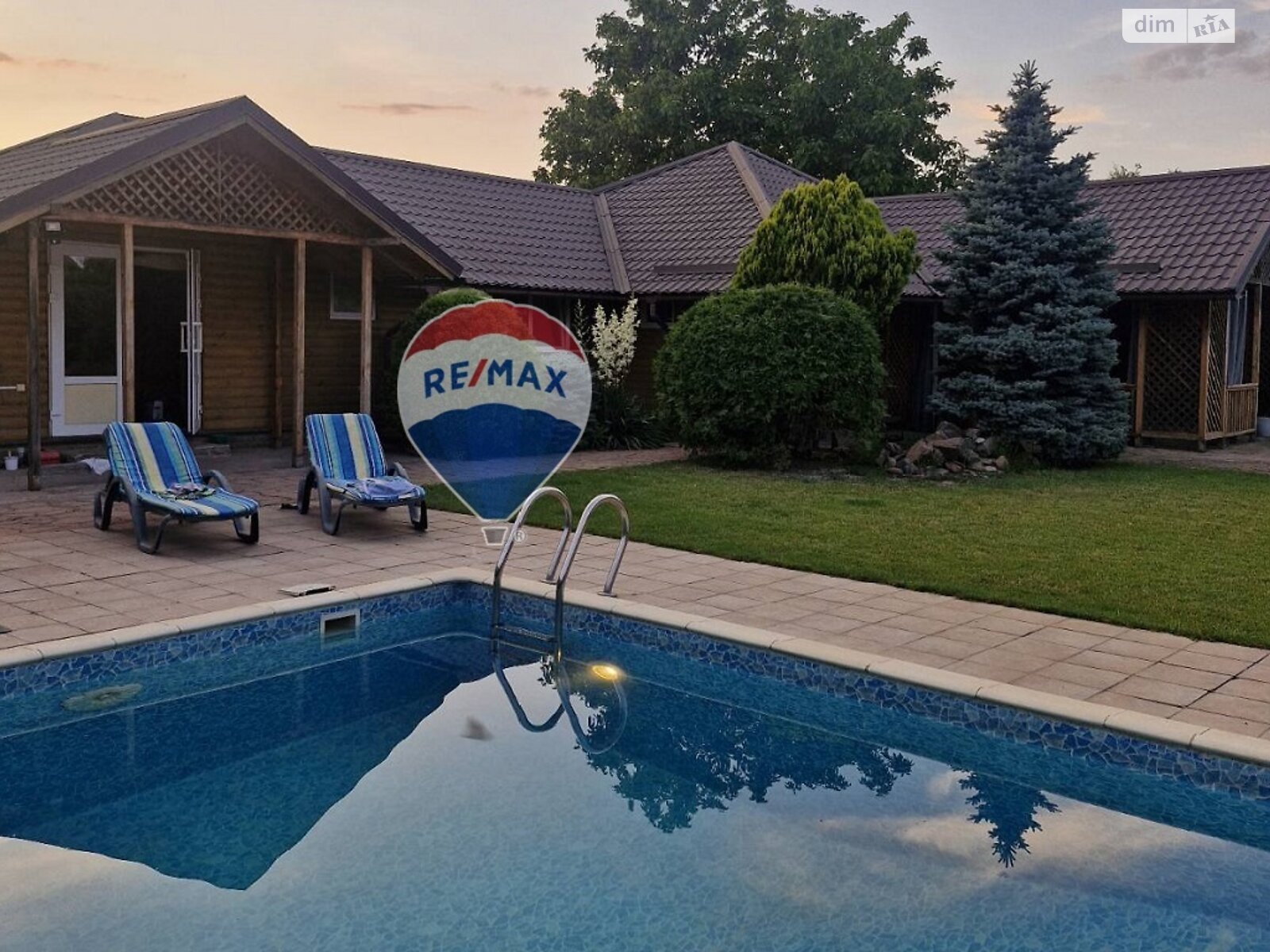 триповерховий будинок з верандою, 234.3 кв. м, дерево та цегла. Продаж у Путрівці фото 1 триповерховий будинок з верандою, 234.3 кв. м, дерево та цегла. Продаж у Путрівці фото 1