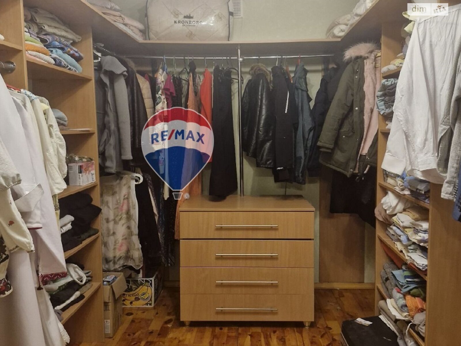 триповерховий будинок з верандою, 234.3 кв. м, дерево та цегла. Продаж у Путрівці фото 1 триповерховий будинок з верандою, 234.3 кв. м, дерево та цегла. Продаж у Путрівці фото 1