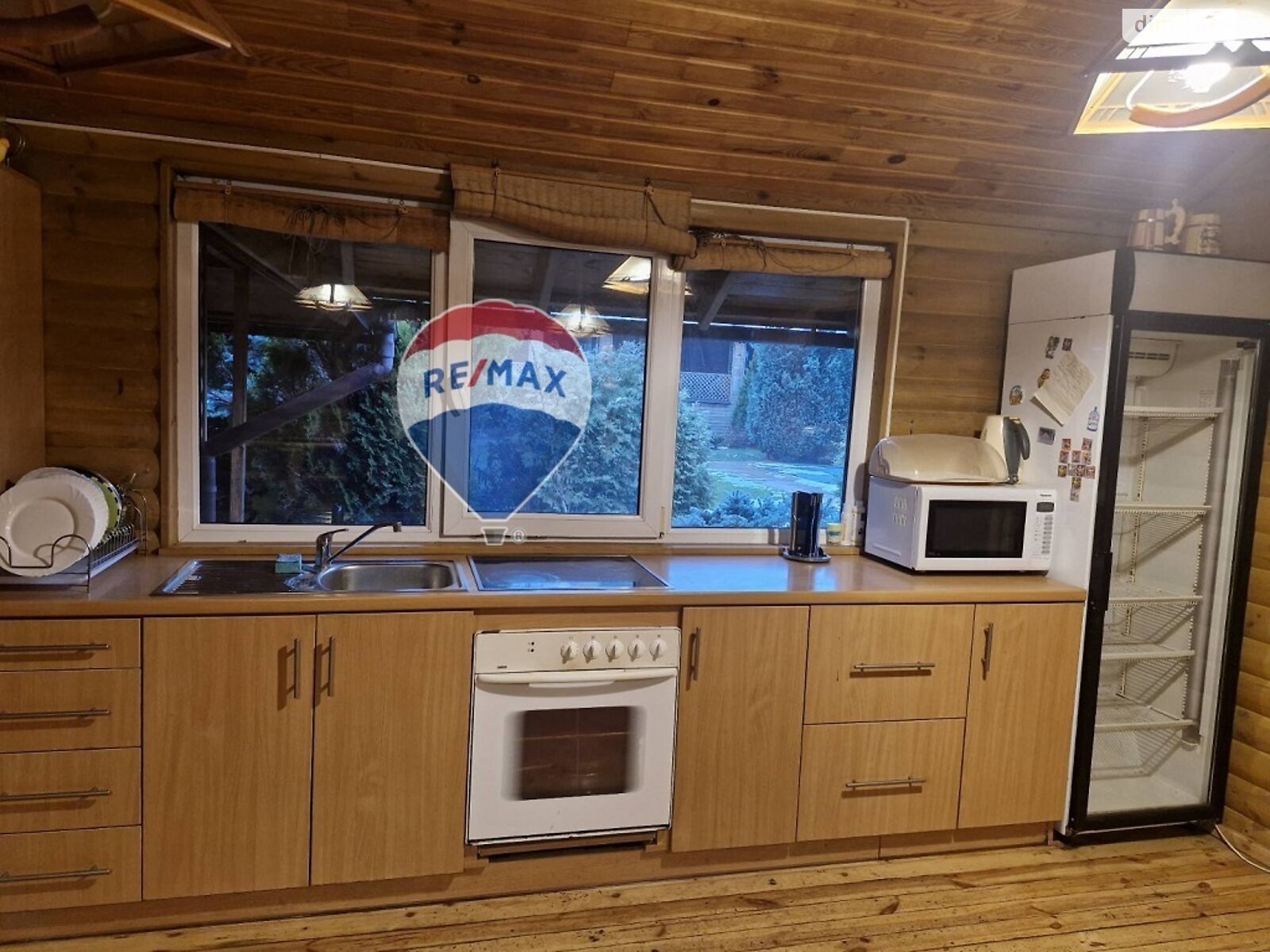 триповерховий будинок з верандою, 234.3 кв. м, дерево та цегла. Продаж у Путрівці фото 1 триповерховий будинок з верандою, 234.3 кв. м, дерево та цегла. Продаж у Путрівці фото 1