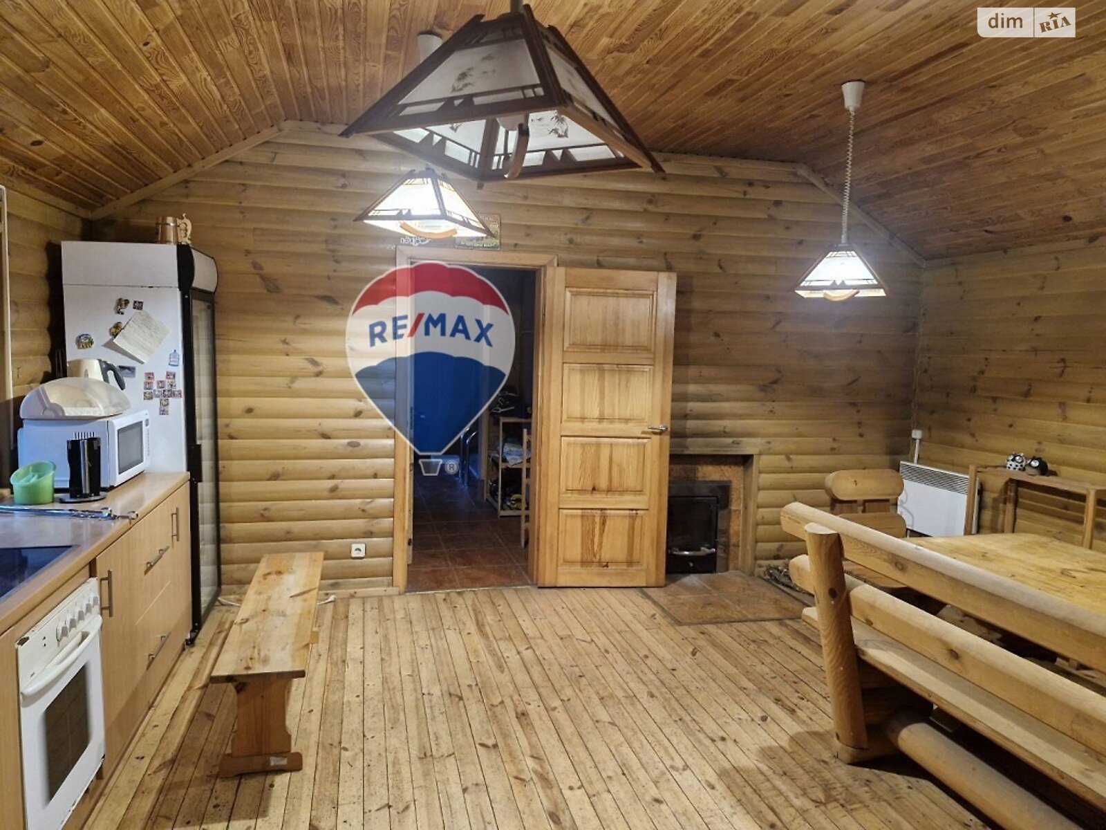 триповерховий будинок з верандою, 234.3 кв. м, дерево та цегла. Продаж у Путрівці фото 1 триповерховий будинок з верандою, 234.3 кв. м, дерево та цегла. Продаж у Путрівці фото 1