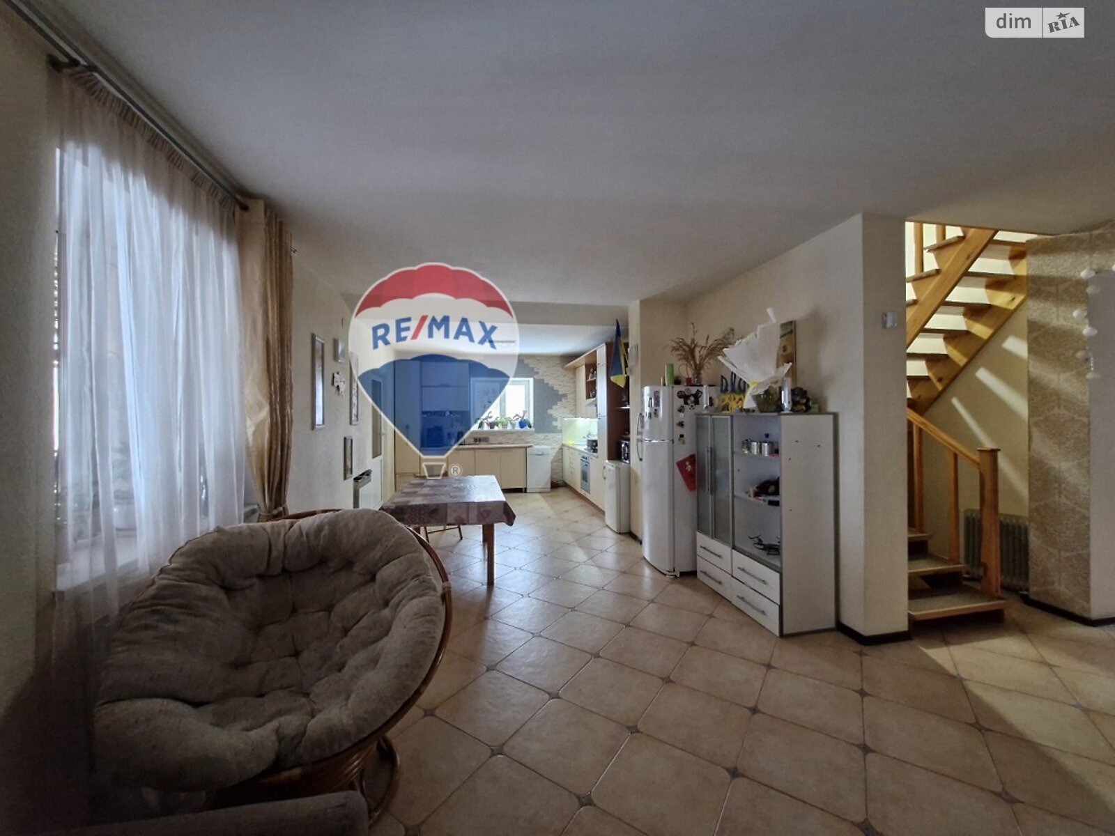 триповерховий будинок з верандою, 234.3 кв. м, дерево та цегла. Продаж у Путрівці фото 1 триповерховий будинок з верандою, 234.3 кв. м, дерево та цегла. Продаж у Путрівці фото 1