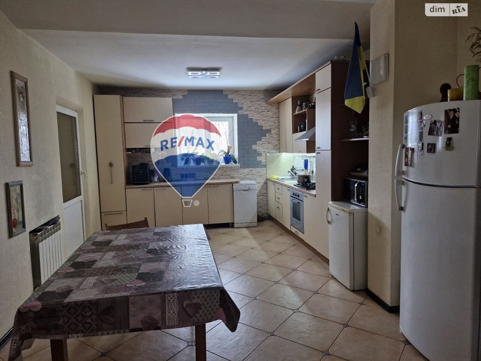 триповерховий будинок з верандою, 234.3 кв. м, дерево та цегла. Продаж у Путрівці фото 1 триповерховий будинок з верандою, 234.3 кв. м, дерево та цегла. Продаж у Путрівці фото 1