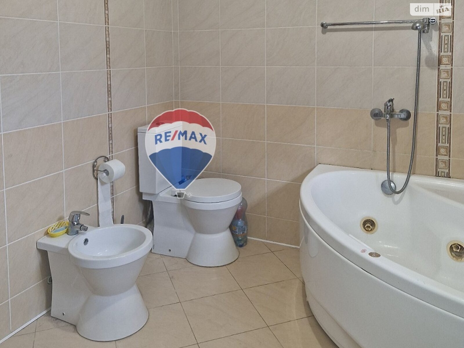 триповерховий будинок з верандою, 234.3 кв. м, дерево та цегла. Продаж у Путрівці фото 1 триповерховий будинок з верандою, 234.3 кв. м, дерево та цегла. Продаж у Путрівці фото 1