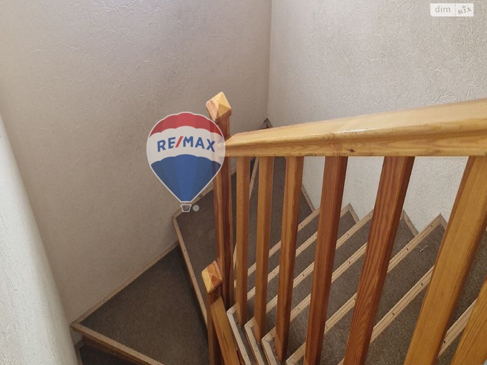 триповерховий будинок з верандою, 234.3 кв. м, дерево та цегла. Продаж у Путрівці фото 1 триповерховий будинок з верандою, 234.3 кв. м, дерево та цегла. Продаж у Путрівці фото 1