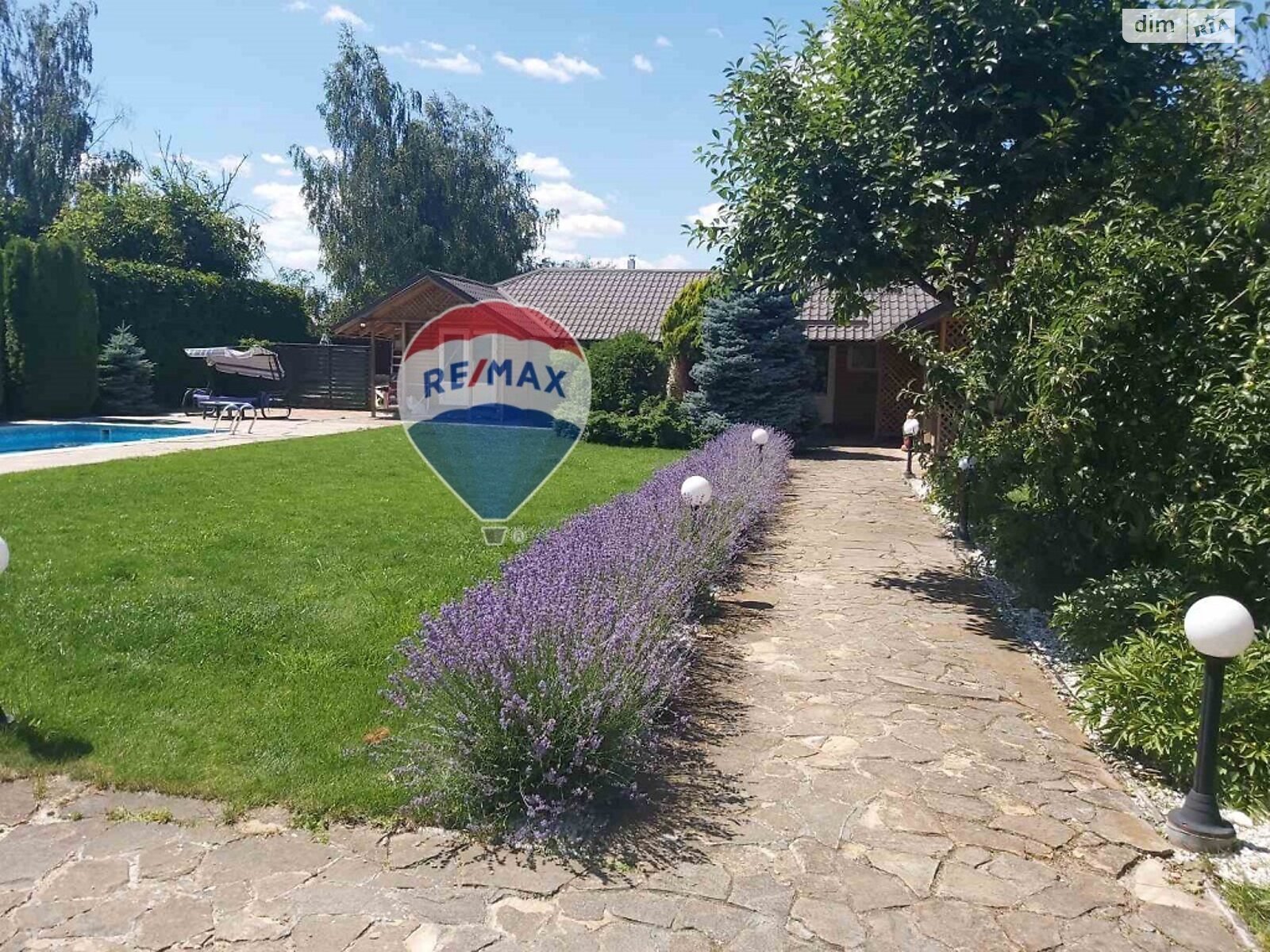 триповерховий будинок з верандою, 234.3 кв. м, дерево та цегла. Продаж у Путрівці фото 1 триповерховий будинок з верандою, 234.3 кв. м, дерево та цегла. Продаж у Путрівці фото 1