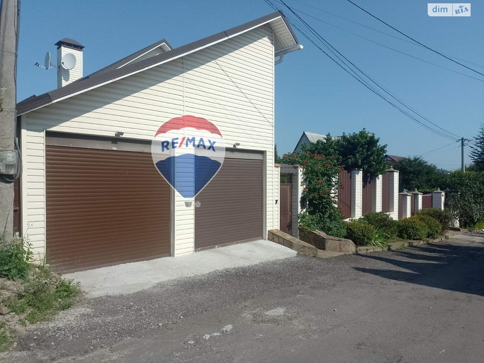 триповерховий будинок з верандою, 234.3 кв. м, дерево та цегла. Продаж у Путрівці фото 1 триповерховий будинок з верандою, 234.3 кв. м, дерево та цегла. Продаж у Путрівці фото 1