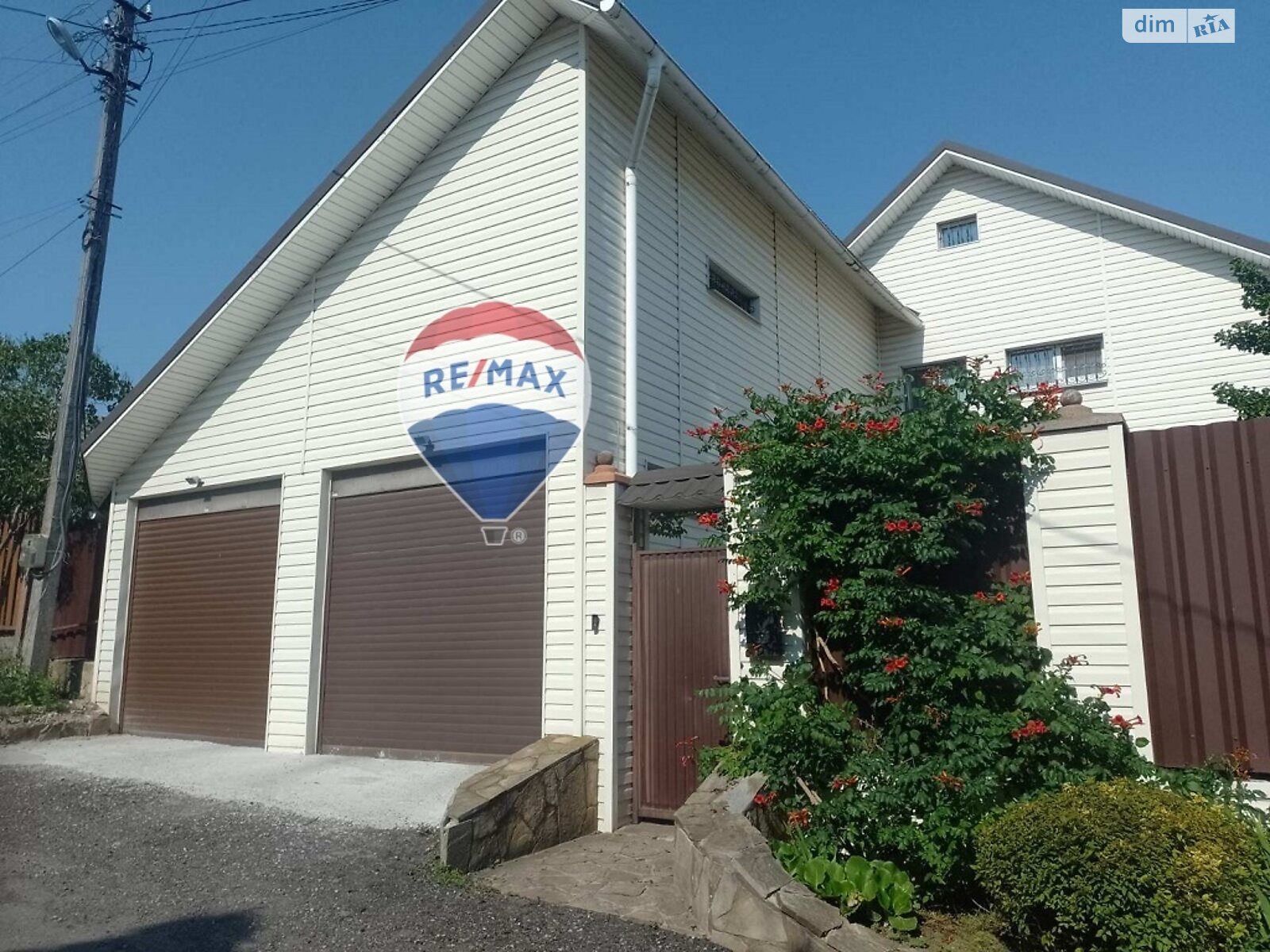 триповерховий будинок з верандою, 234.3 кв. м, дерево та цегла. Продаж у Путрівці фото 1 триповерховий будинок з верандою, 234.3 кв. м, дерево та цегла. Продаж у Путрівці фото 1