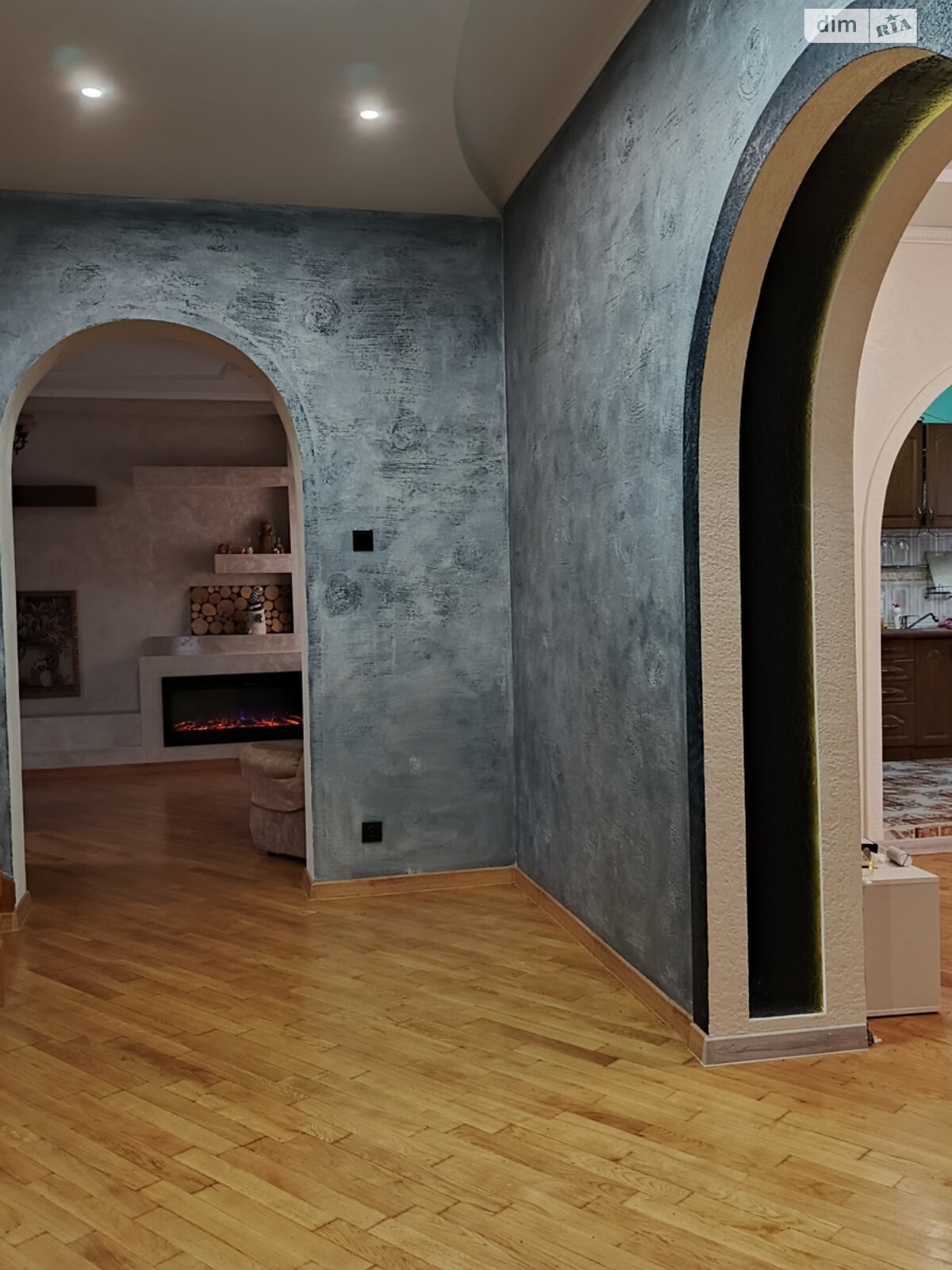 двухэтажный дом с верандой, 214.9 кв. м, кирпич. Продажа в Пядиках фото 1