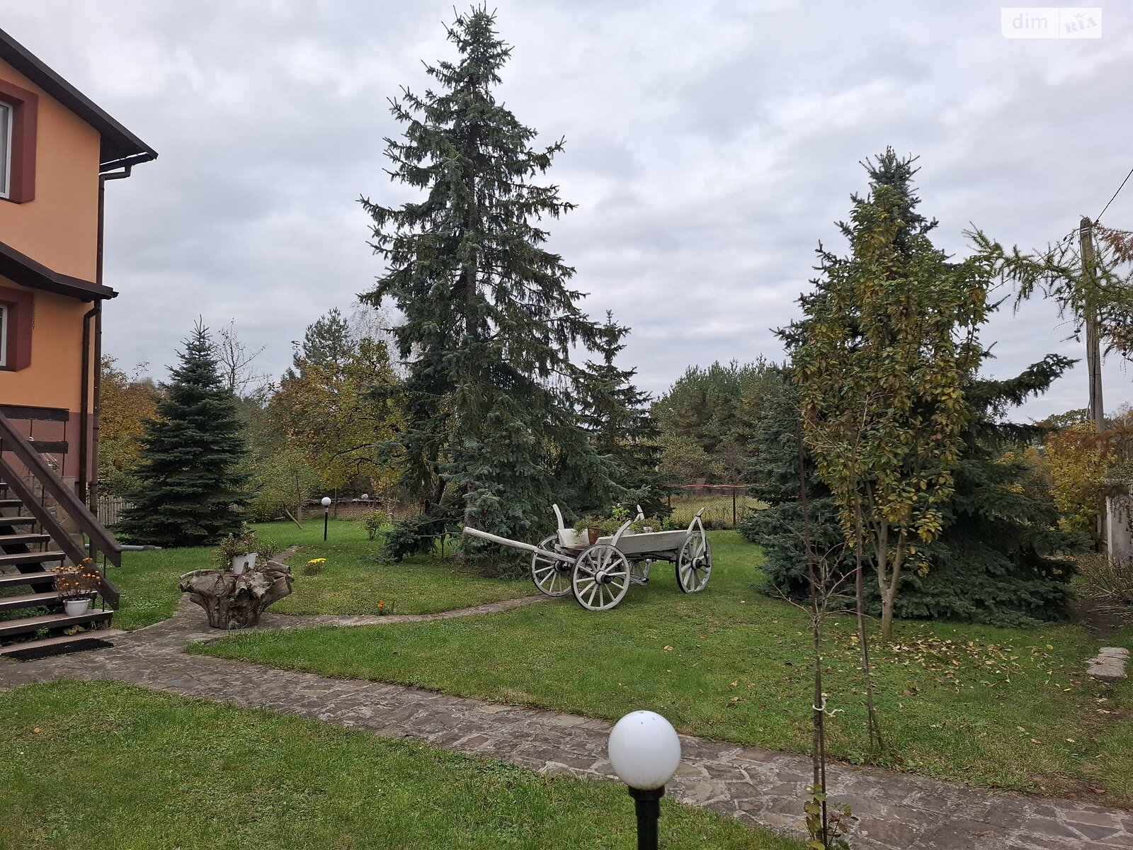 двухэтажный дом беседка, 244.4 кв. м, кирпич. Продажа в Радванцах фото 1