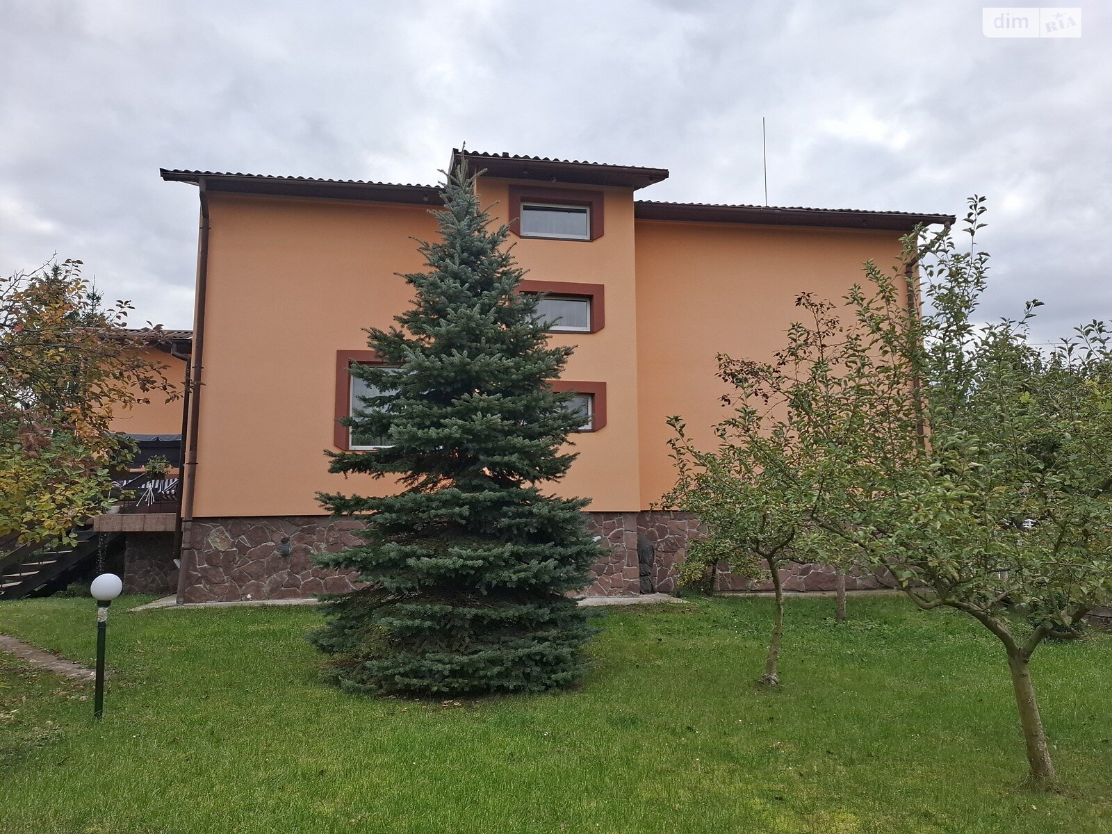 двухэтажный дом беседка, 244.4 кв. м, кирпич. Продажа в Радванцах фото 1