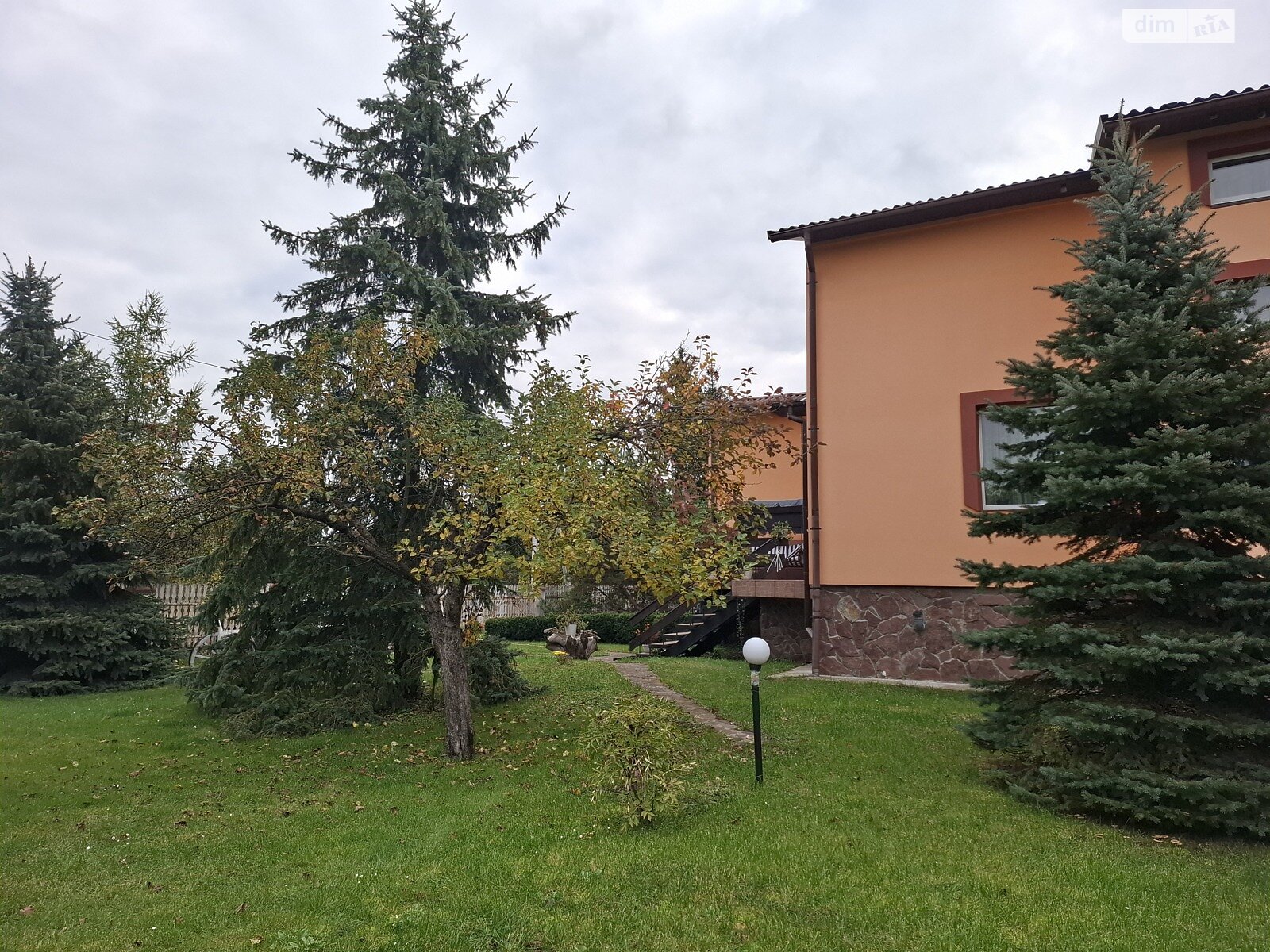 двухэтажный дом беседка, 244.4 кв. м, кирпич. Продажа в Радванцах фото 1