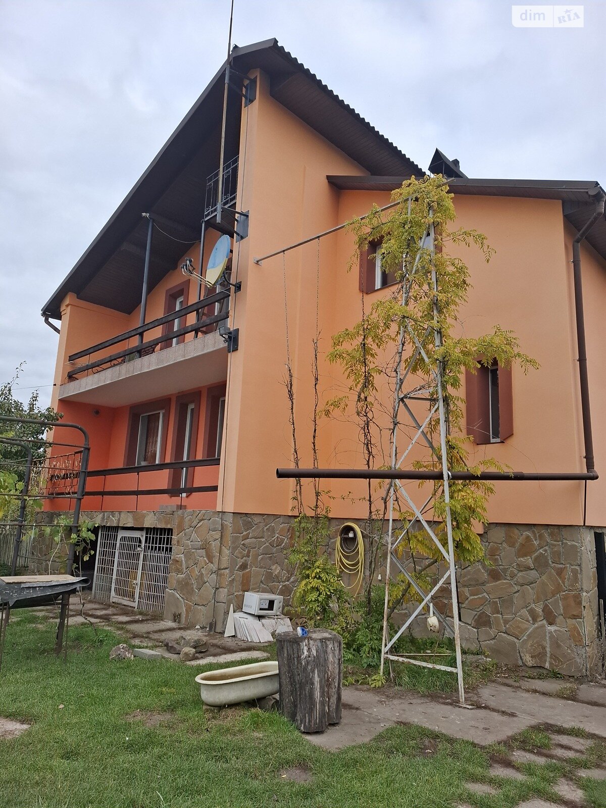 двухэтажный дом беседка, 244.4 кв. м, кирпич. Продажа в Радванцах фото 1