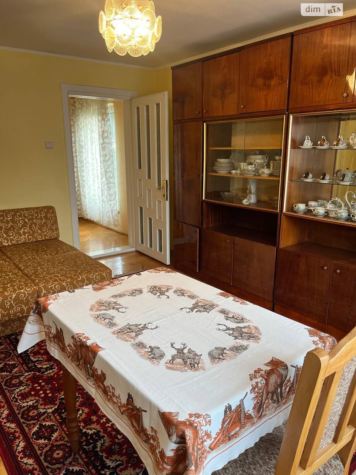 трехэтажный дом с гаражом, 281.85 кв. м, кирпич. Продажа в Рахове район Рахов фото 1