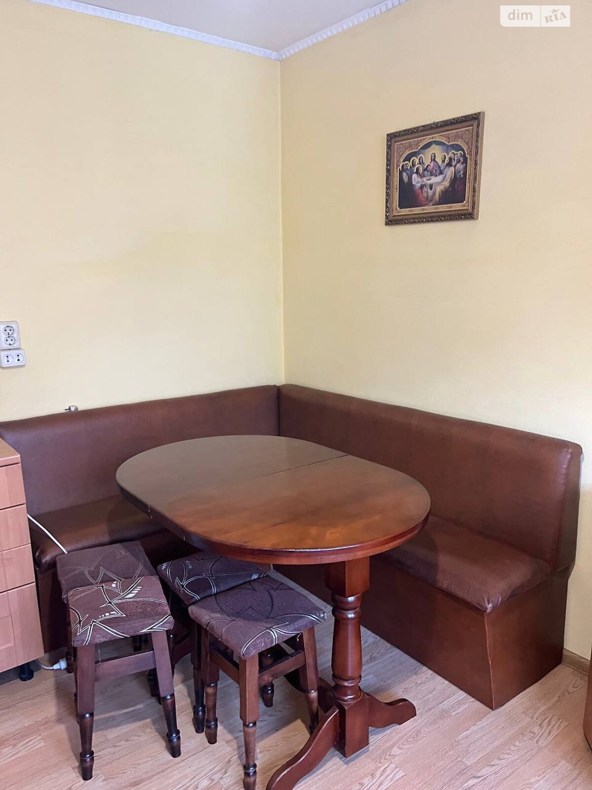 трехэтажный дом с гаражом, 281.85 кв. м, кирпич. Продажа в Рахове район Рахов фото 1