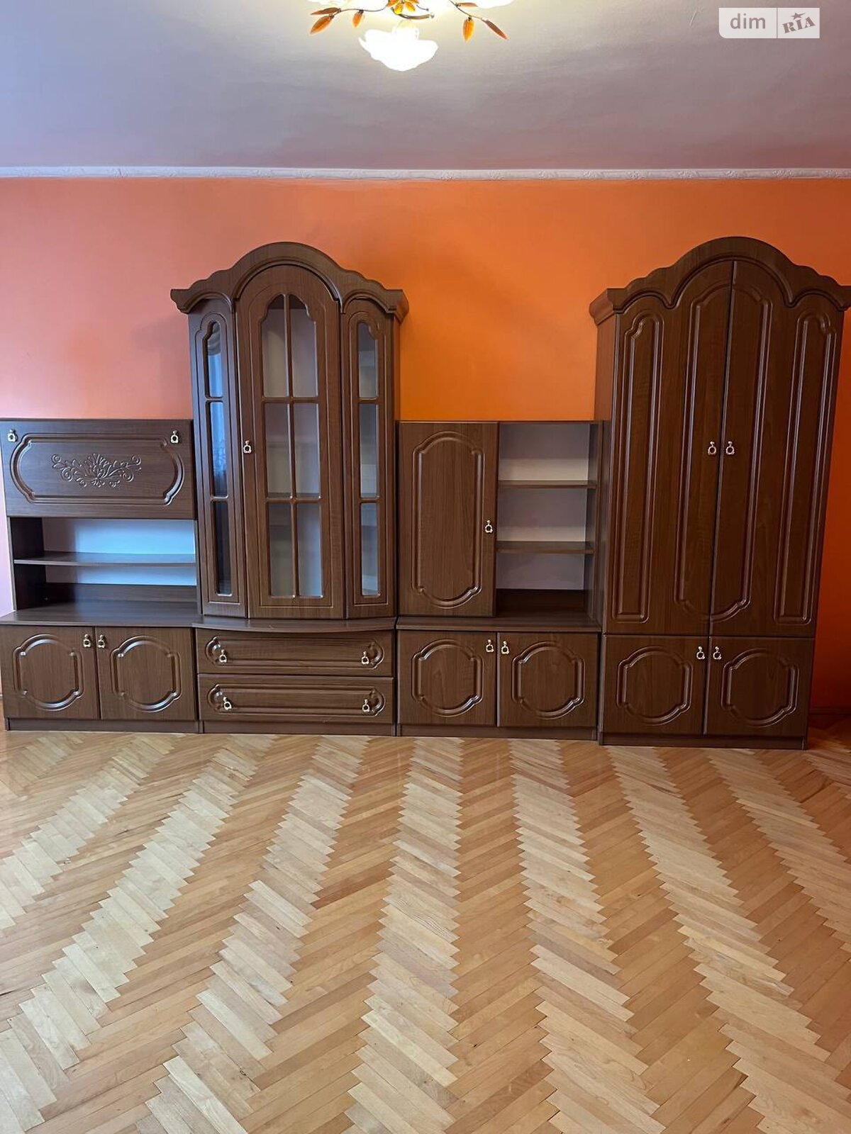 трехэтажный дом с гаражом, 281.85 кв. м, кирпич. Продажа в Рахове район Рахов фото 1