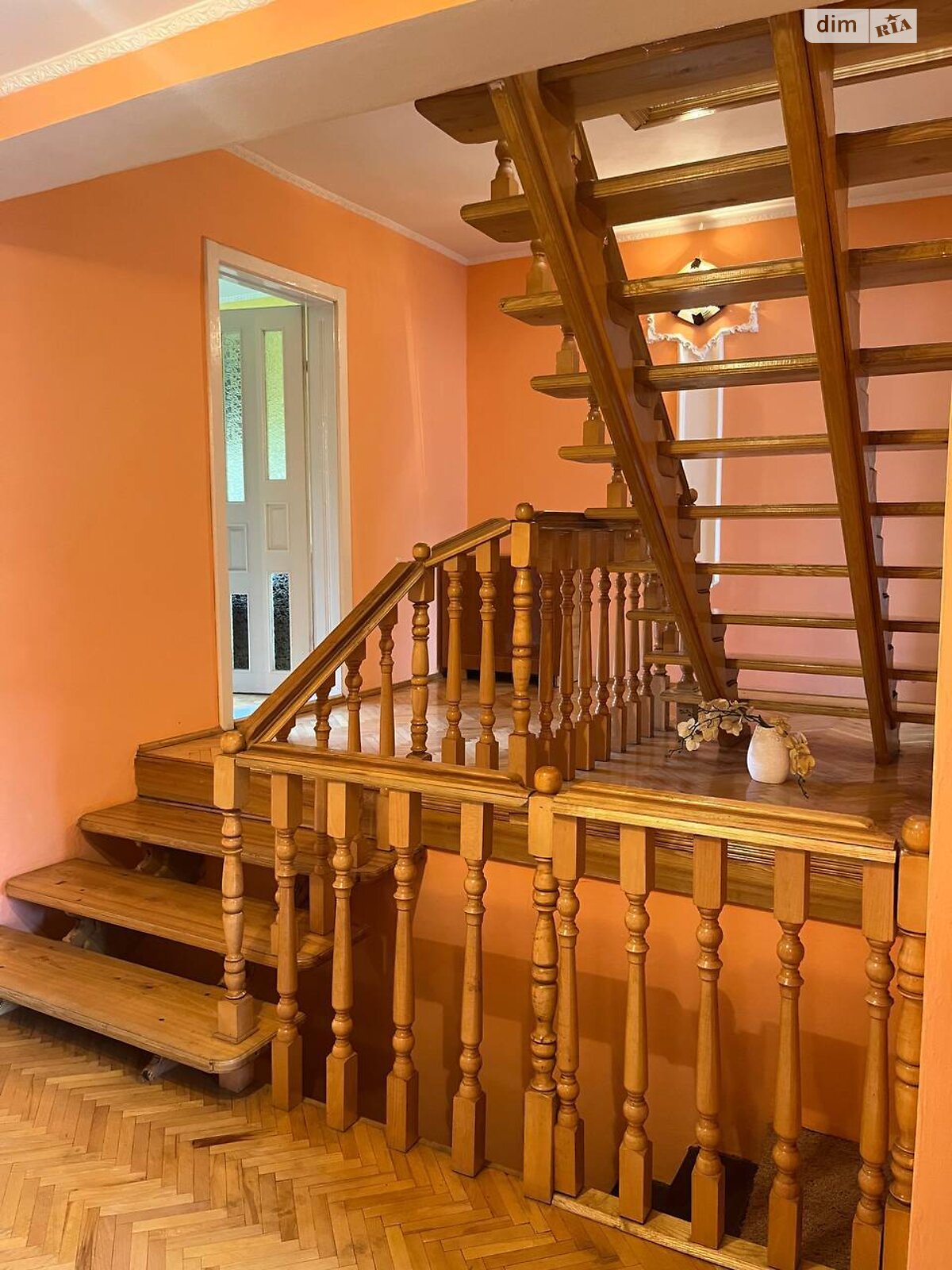 трехэтажный дом с гаражом, 281.85 кв. м, кирпич. Продажа в Рахове район Рахов фото 1