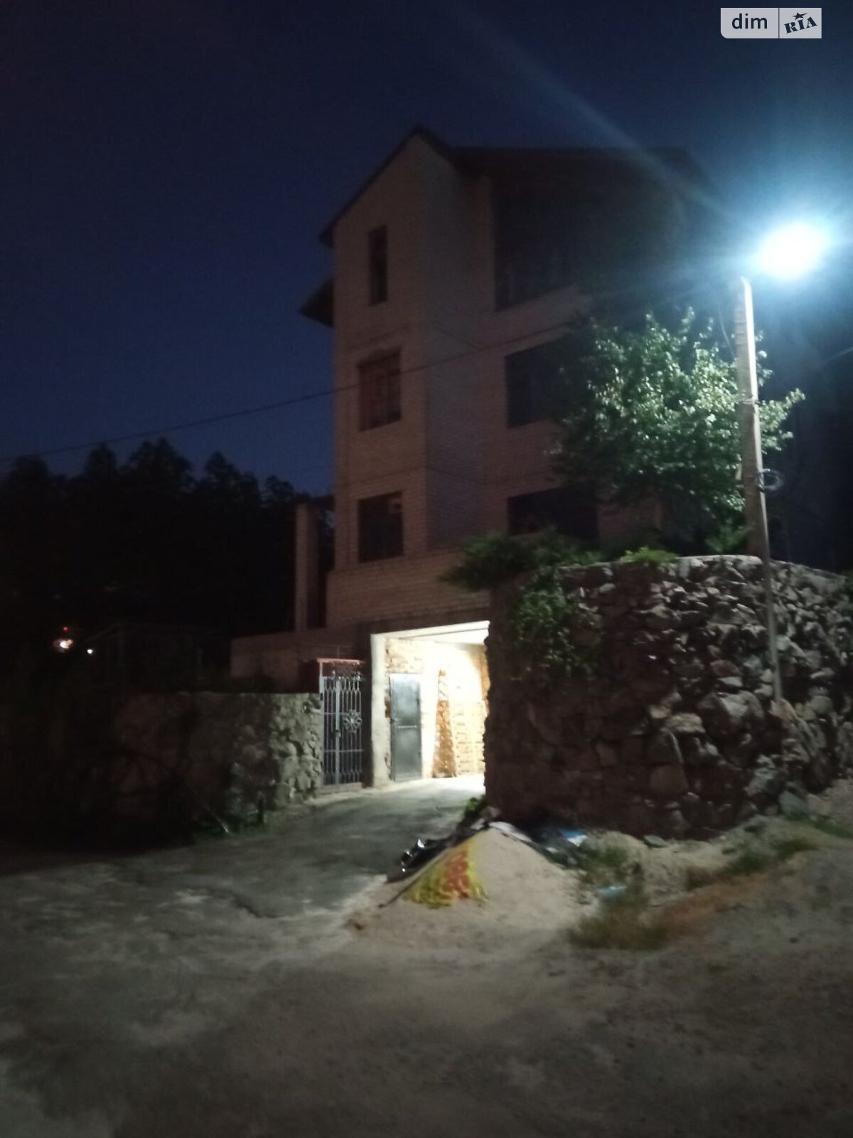 триповерховий будинок з гаражем, 365.1 кв. м, цегла. Продаж у Ракшівці фото 1 триповерховий будинок з гаражем, 365.1 кв. м, цегла. Продаж у Ракшівці фото 1