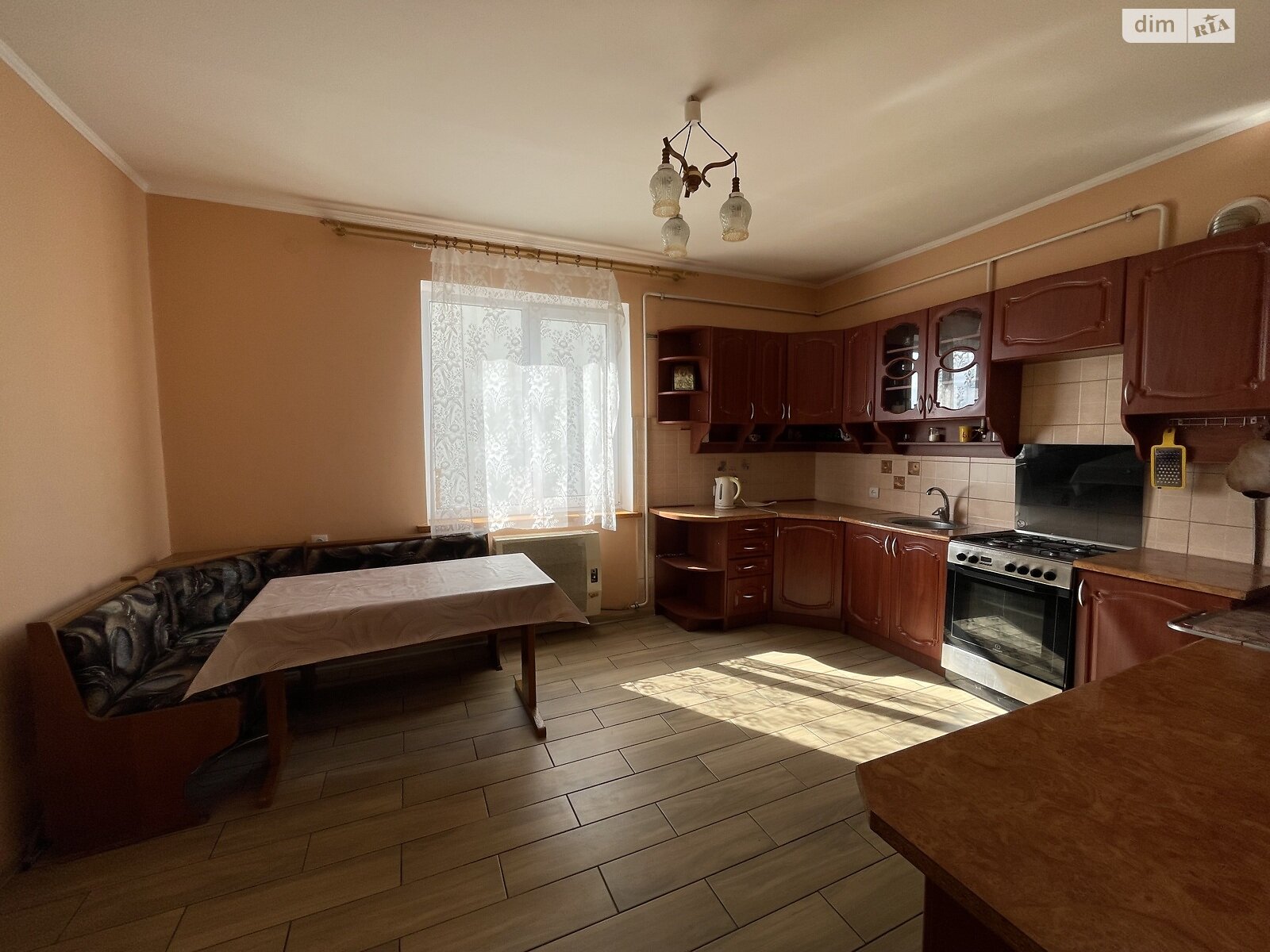 двухэтажный дом с гаражом, 238.7 кв. м, кирпич. Продажа в Райлове фото 1 двухэтажный дом с гаражом, 238.7 кв. м, кирпич. Продажа в Райлове фото 1