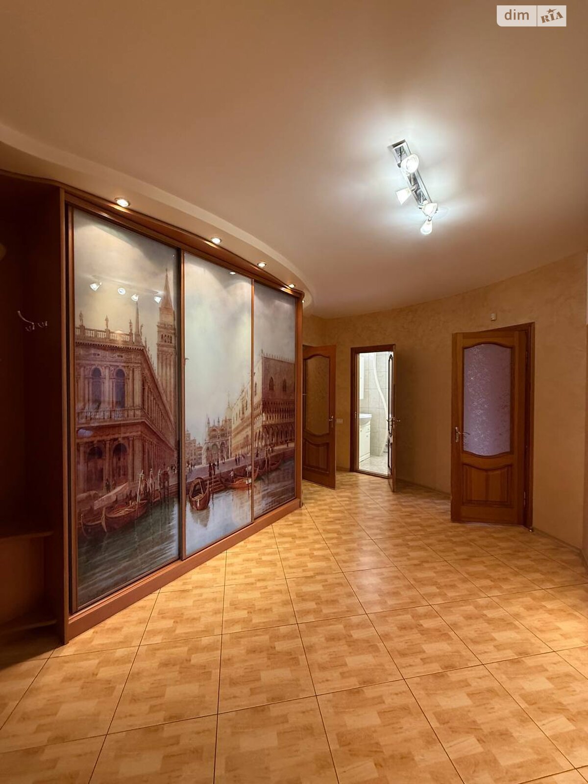 двухэтажный дом с гаражом, 201.9 кв. м, кирпич. Продажа в Редвинцах фото 1 двухэтажный дом с гаражом, 201.9 кв. м, кирпич. Продажа в Редвинцах фото 1