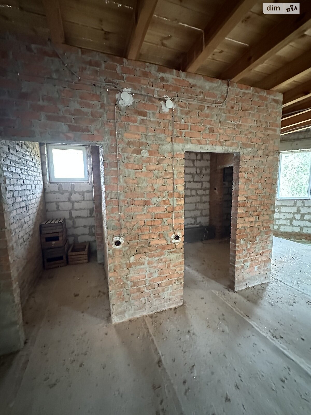 триповерховий будинок з опаленням, 300 кв. м, цегла. Продаж у Ревне фото 1 триповерховий будинок з опаленням, 300 кв. м, цегла. Продаж у Ревне фото 1