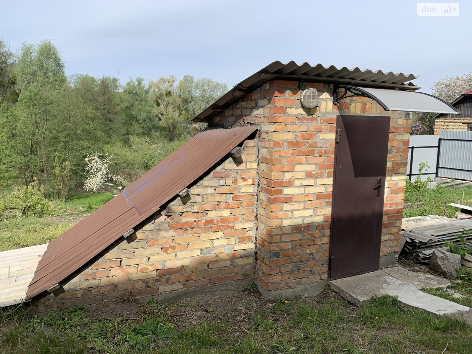 двухэтажный дом с гаражом, 50 кв. м, кирпич. Продажа в Ржищеве фото 1 двухэтажный дом с гаражом, 50 кв. м, кирпич. Продажа в Ржищеве фото 1