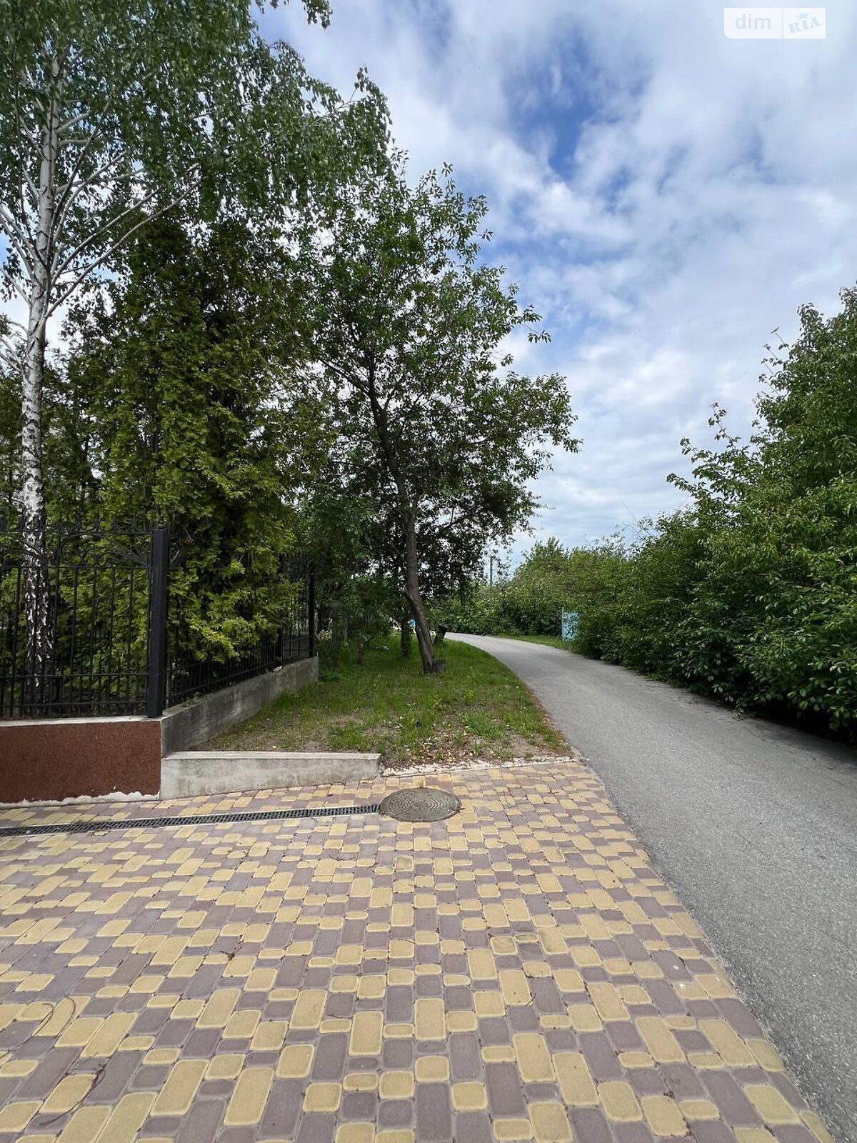 трехэтажный дом с гаражом, 289 кв. м, кирпич. Продажа в Ржищеве район Ржищев фото 1 трехэтажный дом с гаражом, 289 кв. м, кирпич. Продажа в Ржищеве район Ржищев фото 1