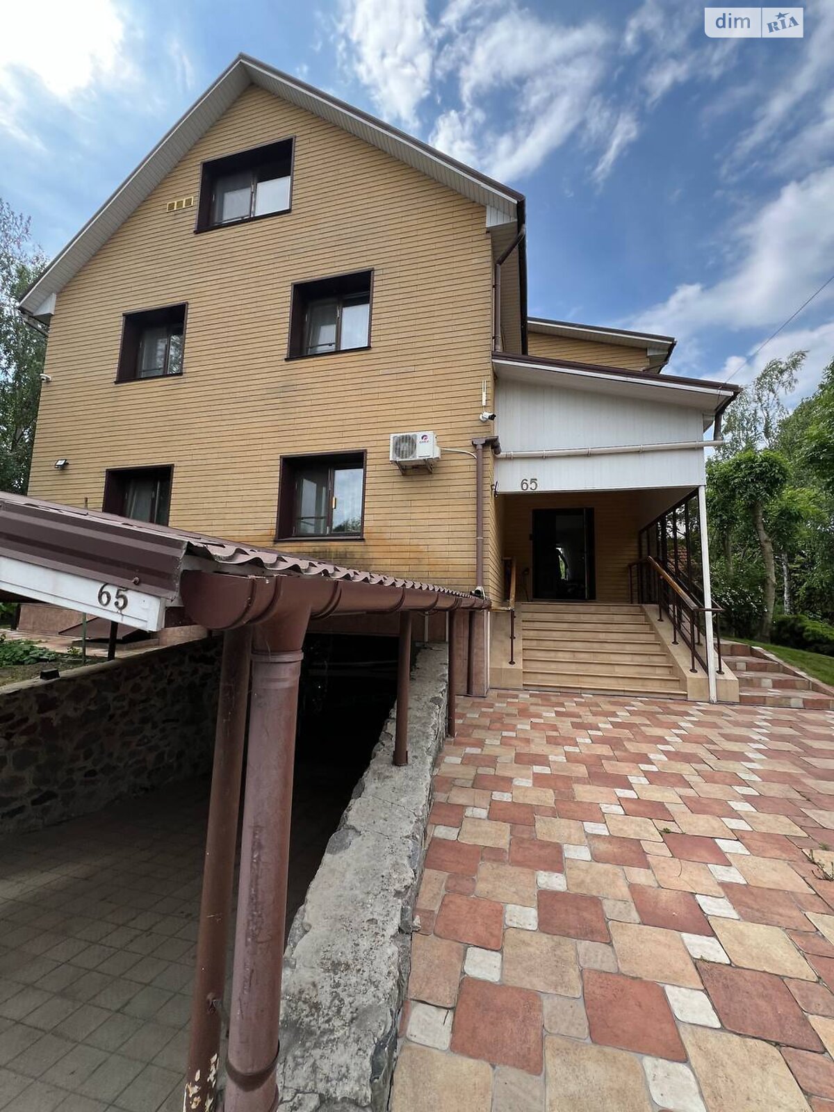 трехэтажный дом с гаражом, 289 кв. м, кирпич. Продажа в Ржищеве район Ржищев фото 1 трехэтажный дом с гаражом, 289 кв. м, кирпич. Продажа в Ржищеве район Ржищев фото 1
