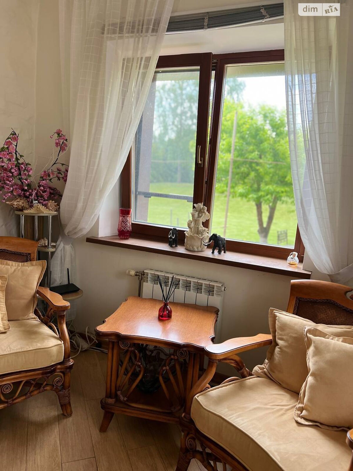 трехэтажный дом с гаражом, 289 кв. м, кирпич. Продажа в Ржищеве район Ржищев фото 1 трехэтажный дом с гаражом, 289 кв. м, кирпич. Продажа в Ржищеве район Ржищев фото 1