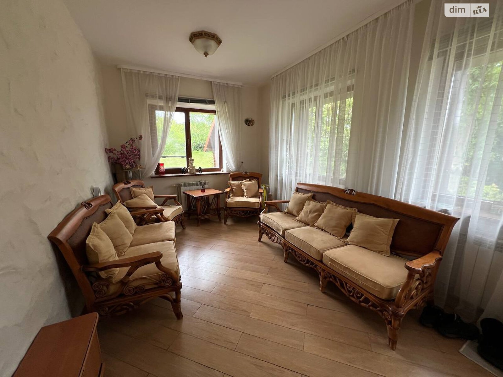 трехэтажный дом с гаражом, 289 кв. м, кирпич. Продажа в Ржищеве район Ржищев фото 1 трехэтажный дом с гаражом, 289 кв. м, кирпич. Продажа в Ржищеве район Ржищев фото 1