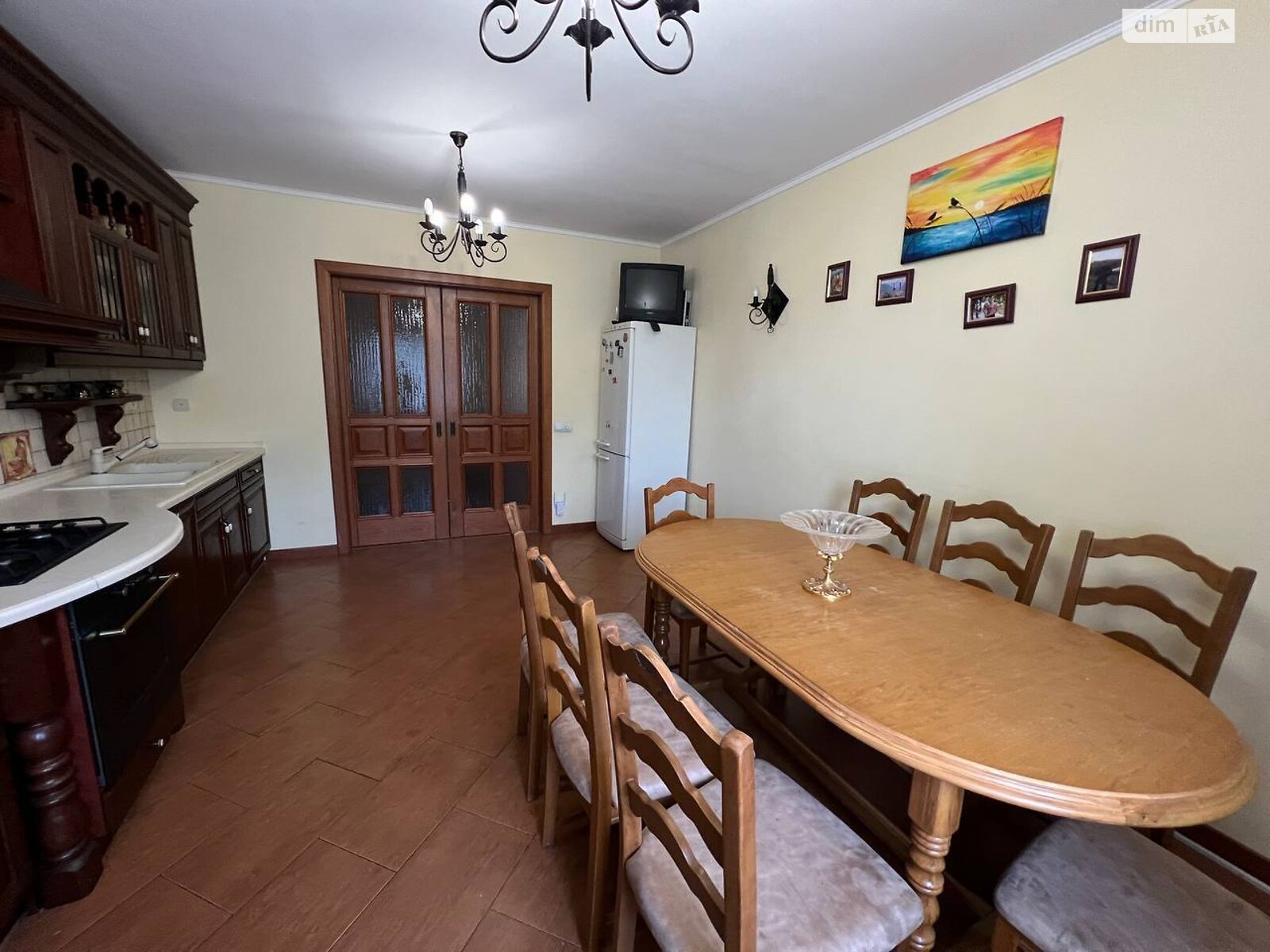трехэтажный дом с гаражом, 289 кв. м, кирпич. Продажа в Ржищеве район Ржищев фото 1 трехэтажный дом с гаражом, 289 кв. м, кирпич. Продажа в Ржищеве район Ржищев фото 1