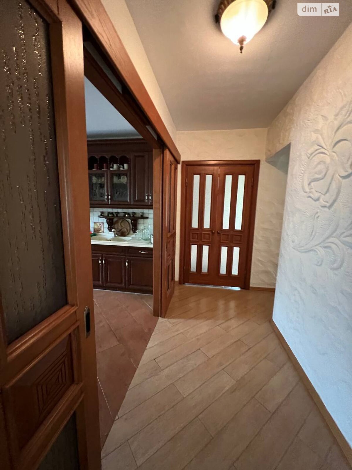 трехэтажный дом с гаражом, 289 кв. м, кирпич. Продажа в Ржищеве район Ржищев фото 1 трехэтажный дом с гаражом, 289 кв. м, кирпич. Продажа в Ржищеве район Ржищев фото 1