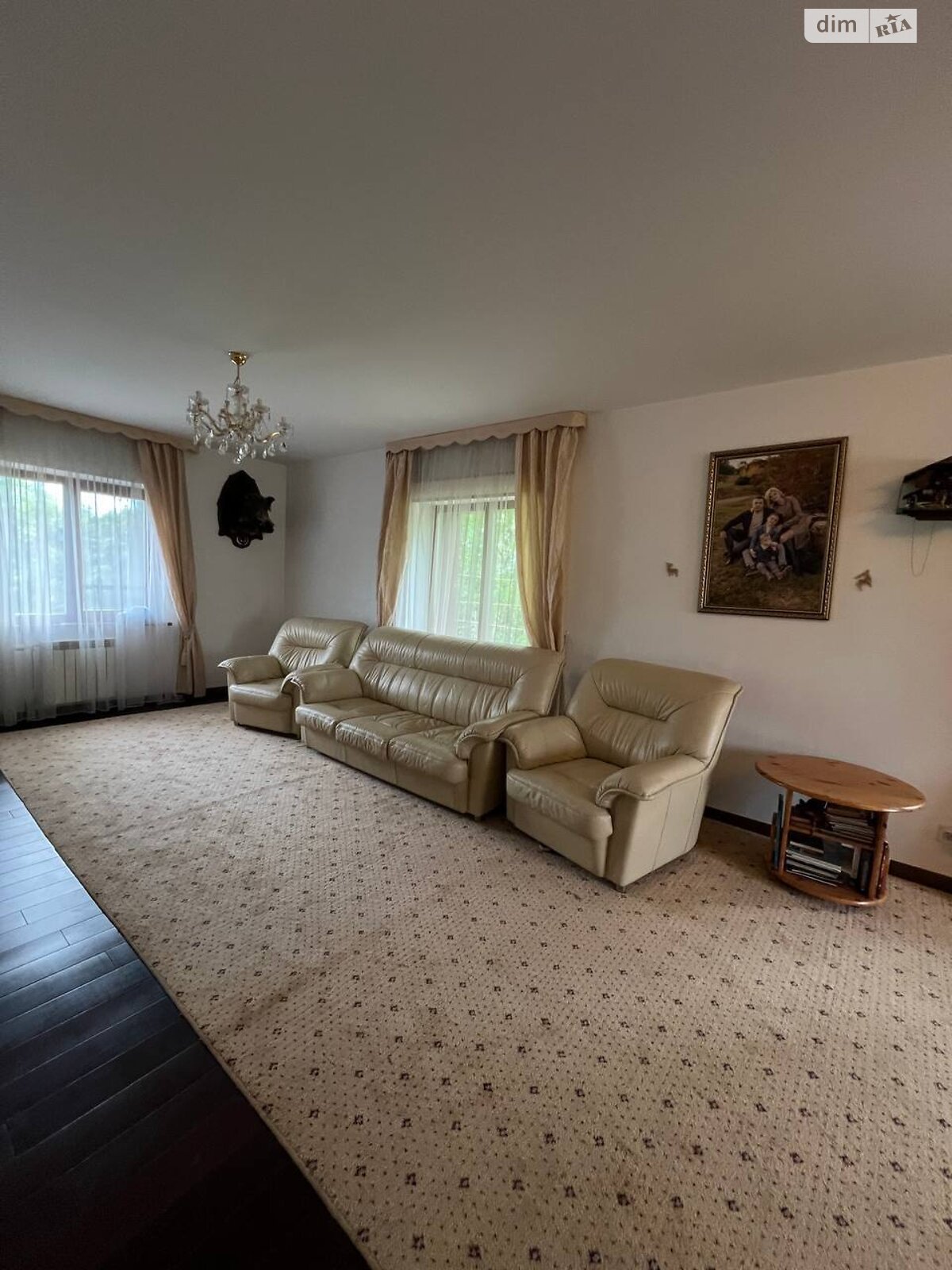 трехэтажный дом с гаражом, 289 кв. м, кирпич. Продажа в Ржищеве район Ржищев фото 1 трехэтажный дом с гаражом, 289 кв. м, кирпич. Продажа в Ржищеве район Ржищев фото 1