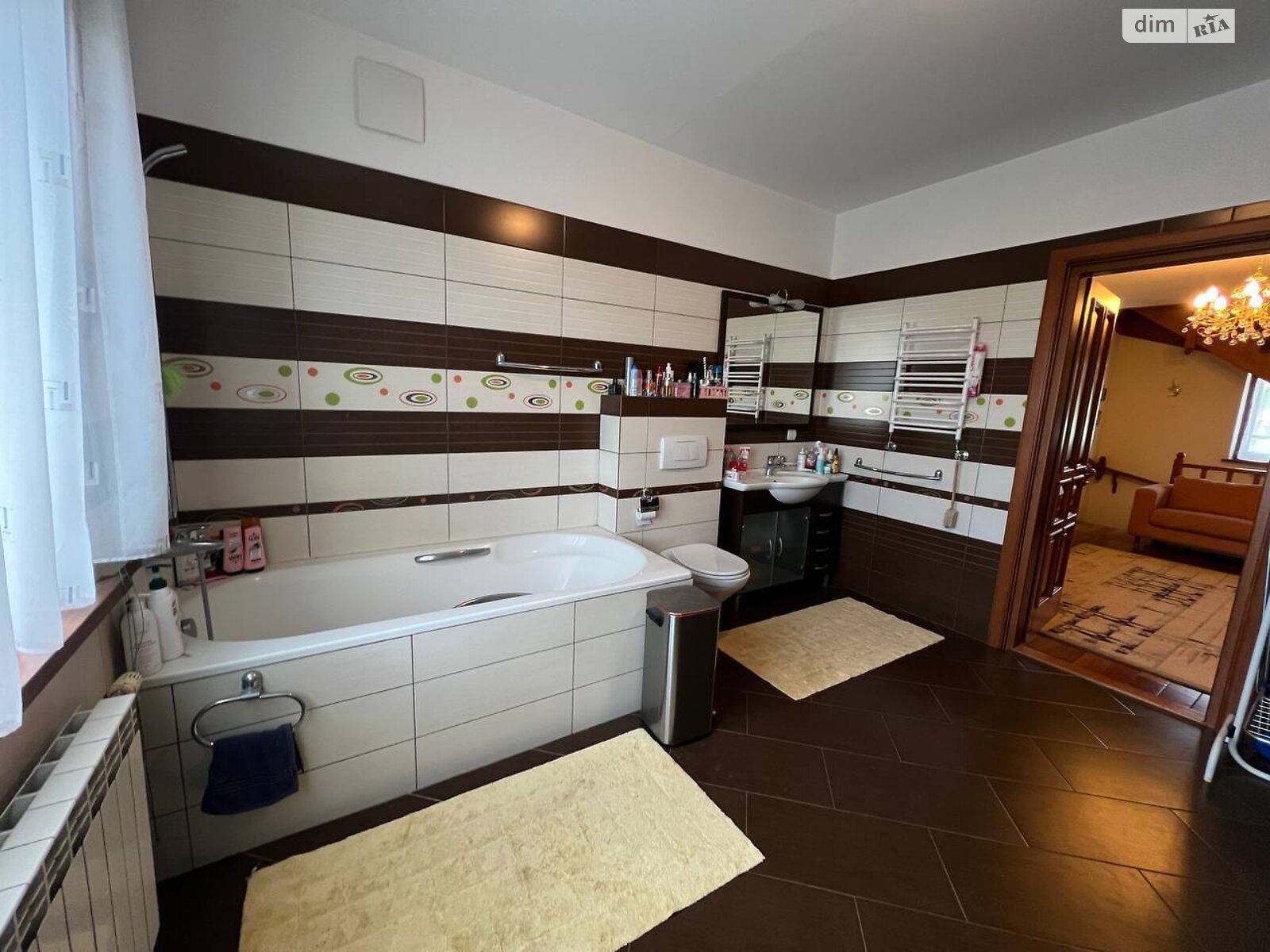 трехэтажный дом с гаражом, 289 кв. м, кирпич. Продажа в Ржищеве район Ржищев фото 1 трехэтажный дом с гаражом, 289 кв. м, кирпич. Продажа в Ржищеве район Ржищев фото 1
