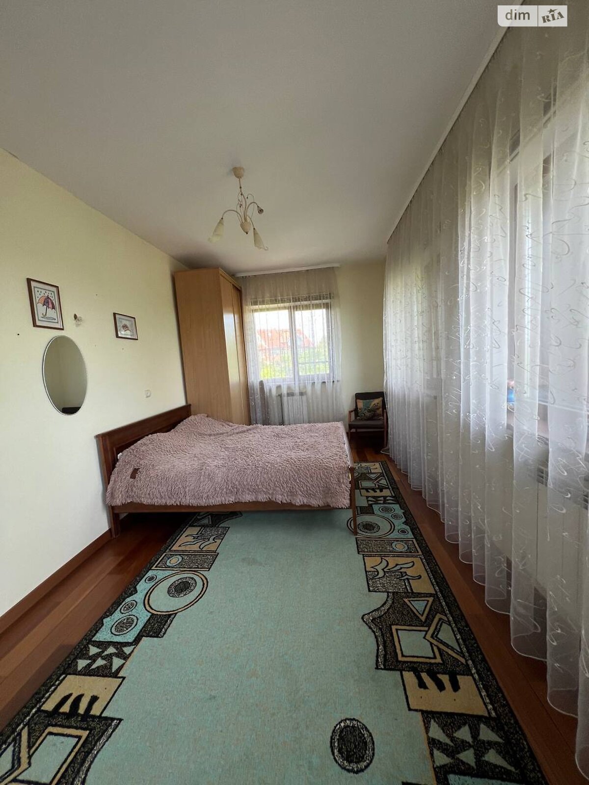 трехэтажный дом с гаражом, 289 кв. м, кирпич. Продажа в Ржищеве район Ржищев фото 1 трехэтажный дом с гаражом, 289 кв. м, кирпич. Продажа в Ржищеве район Ржищев фото 1