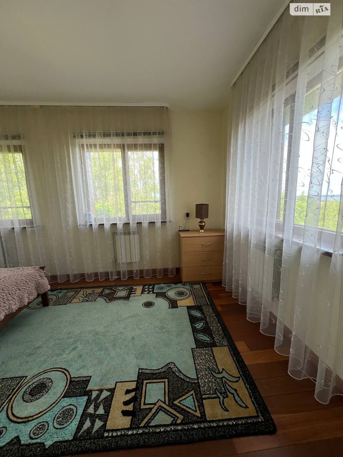трехэтажный дом с гаражом, 289 кв. м, кирпич. Продажа в Ржищеве район Ржищев фото 1 трехэтажный дом с гаражом, 289 кв. м, кирпич. Продажа в Ржищеве район Ржищев фото 1
