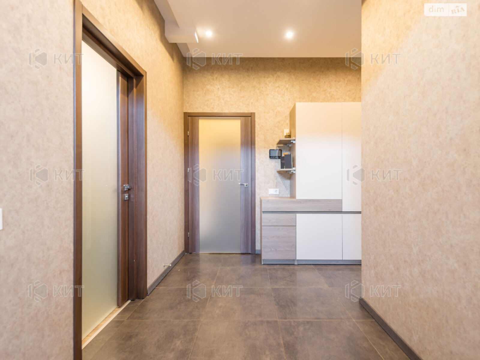 двухэтажный дом, 157 кв. м, кирпич. Продажа в Родичах фото 1