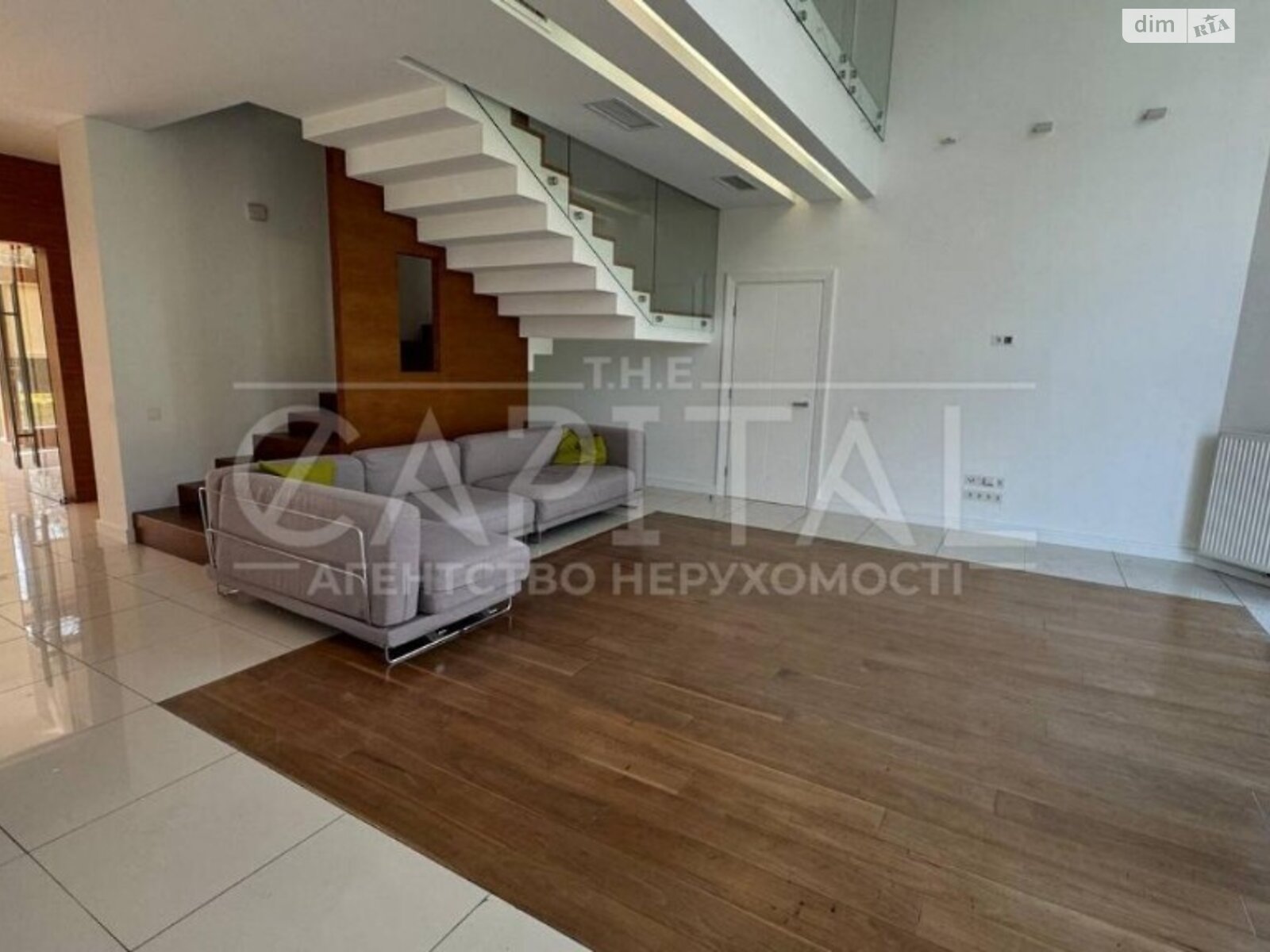 трехэтажный дом, 408 кв. м, кирпич. Продажа в Романкове фото 1