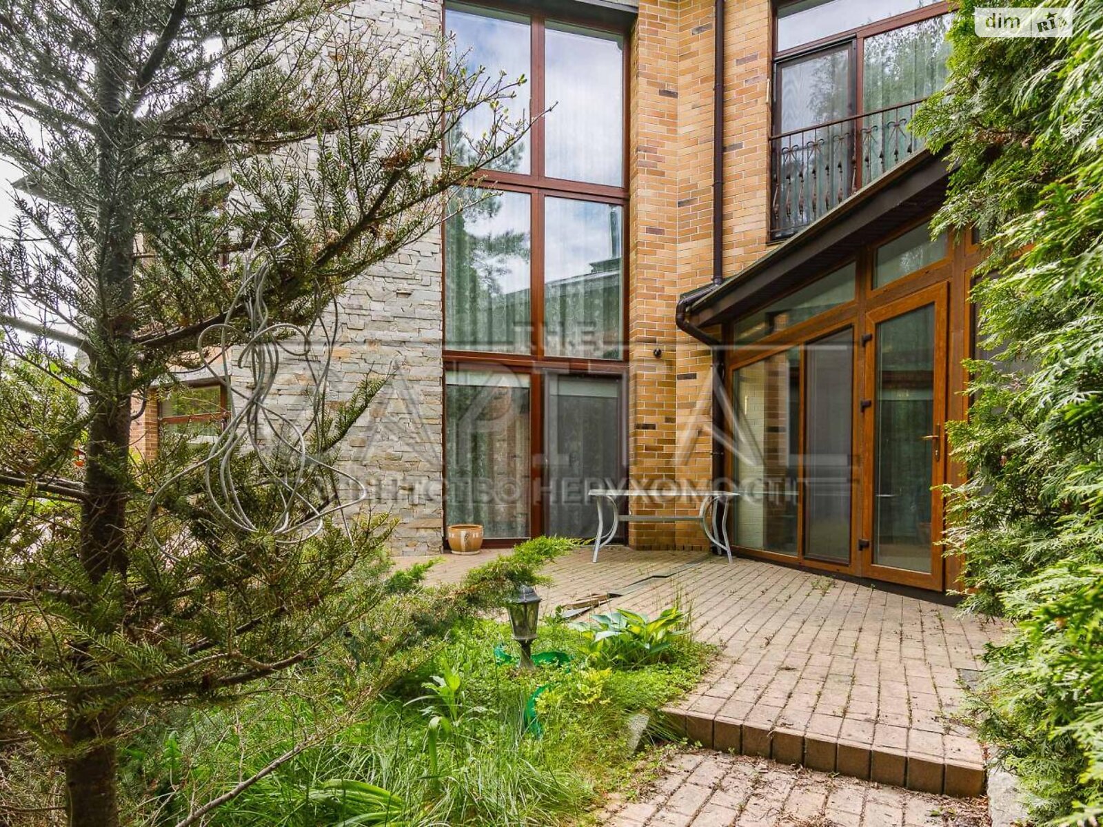 двоповерховий будинок бесідка, 430 кв. м, цегла. Продаж у Романкові фото 1 двоповерховий будинок бесідка, 430 кв. м, цегла. Продаж у Романкові фото 1