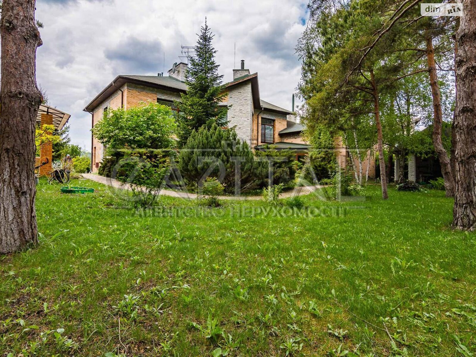 двоповерховий будинок бесідка, 430 кв. м, цегла. Продаж у Романкові фото 1 двоповерховий будинок бесідка, 430 кв. м, цегла. Продаж у Романкові фото 1