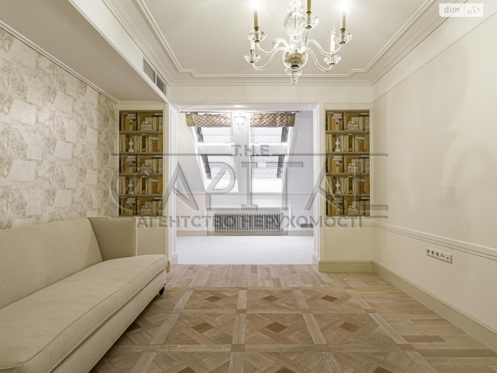 двухэтажный дом с мансардой, 820 кв. м, кирпич. Продажа в Романкове фото 1 двухэтажный дом с мансардой, 820 кв. м, кирпич. Продажа в Романкове фото 1