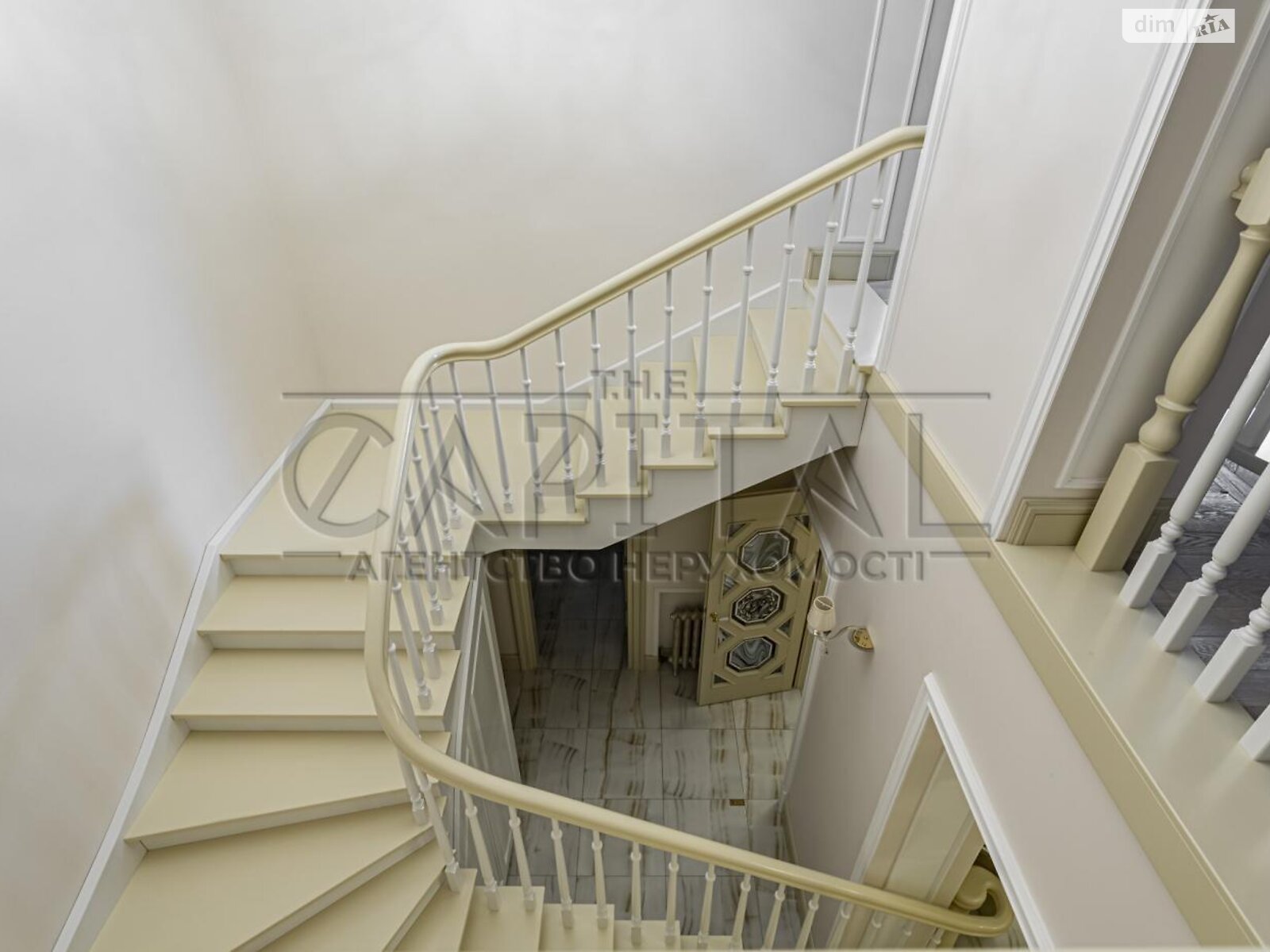 двухэтажный дом с мансардой, 820 кв. м, кирпич. Продажа в Романкове фото 1 двухэтажный дом с мансардой, 820 кв. м, кирпич. Продажа в Романкове фото 1