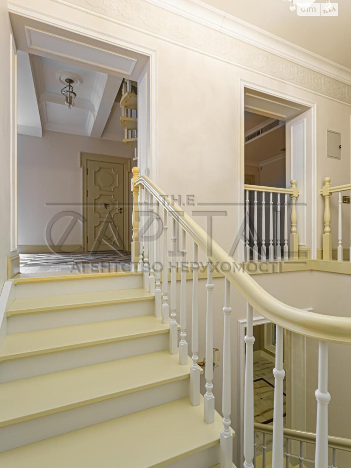 двухэтажный дом с мансардой, 820 кв. м, кирпич. Продажа в Романкове фото 1 двухэтажный дом с мансардой, 820 кв. м, кирпич. Продажа в Романкове фото 1