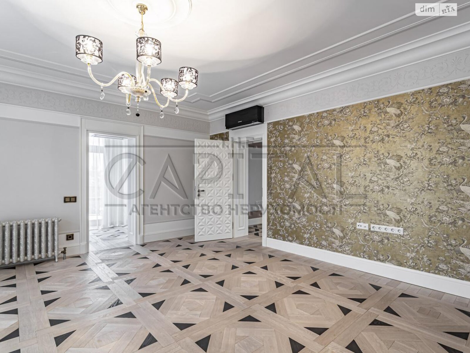 двухэтажный дом с мансардой, 820 кв. м, кирпич. Продажа в Романкове фото 1 двухэтажный дом с мансардой, 820 кв. м, кирпич. Продажа в Романкове фото 1