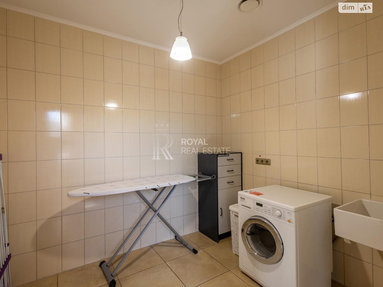двухэтажный дом с мебелью, 441 кв. м, кирпич. Продажа в Романкове фото 1 двухэтажный дом с мебелью, 441 кв. м, кирпич. Продажа в Романкове фото 1