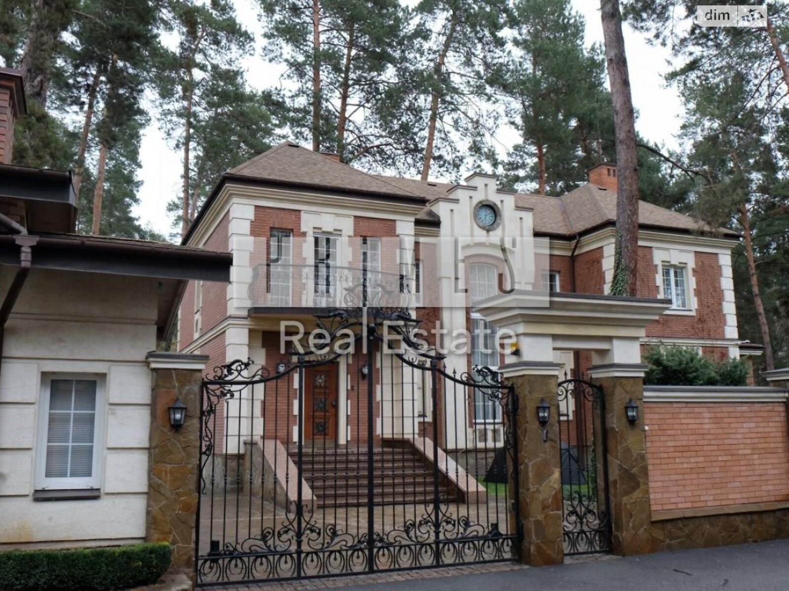 двоповерховий будинок з гаражем, 360 кв. м, цегла. Продаж у Романкові фото 1 двоповерховий будинок з гаражем, 360 кв. м, цегла. Продаж у Романкові фото 1