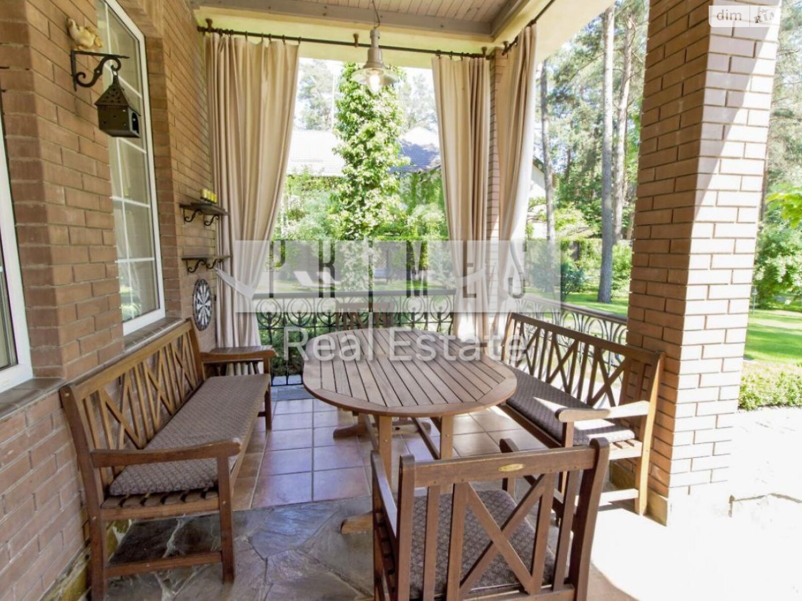 двоповерховий будинок з гаражем, 360 кв. м, цегла. Продаж у Романкові фото 1 двоповерховий будинок з гаражем, 360 кв. м, цегла. Продаж у Романкові фото 1