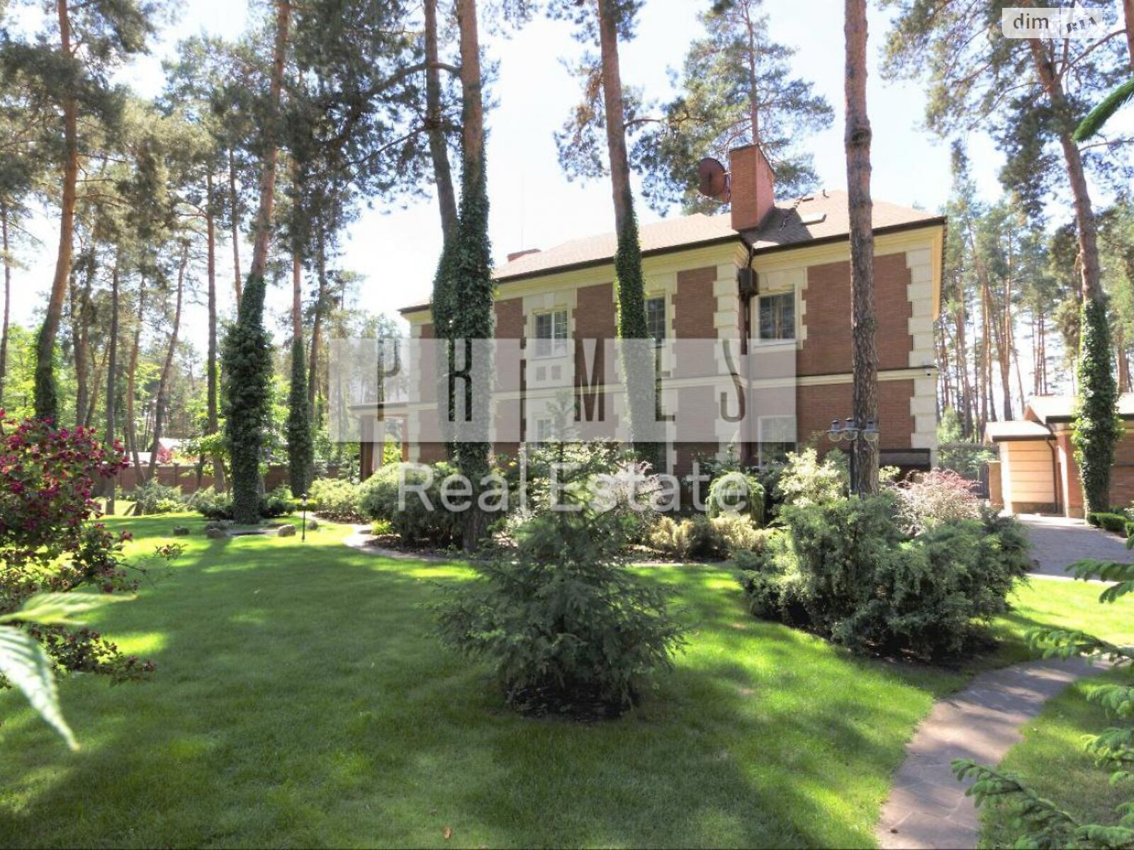 двоповерховий будинок з гаражем, 360 кв. м, цегла. Продаж у Романкові фото 1 двоповерховий будинок з гаражем, 360 кв. м, цегла. Продаж у Романкові фото 1