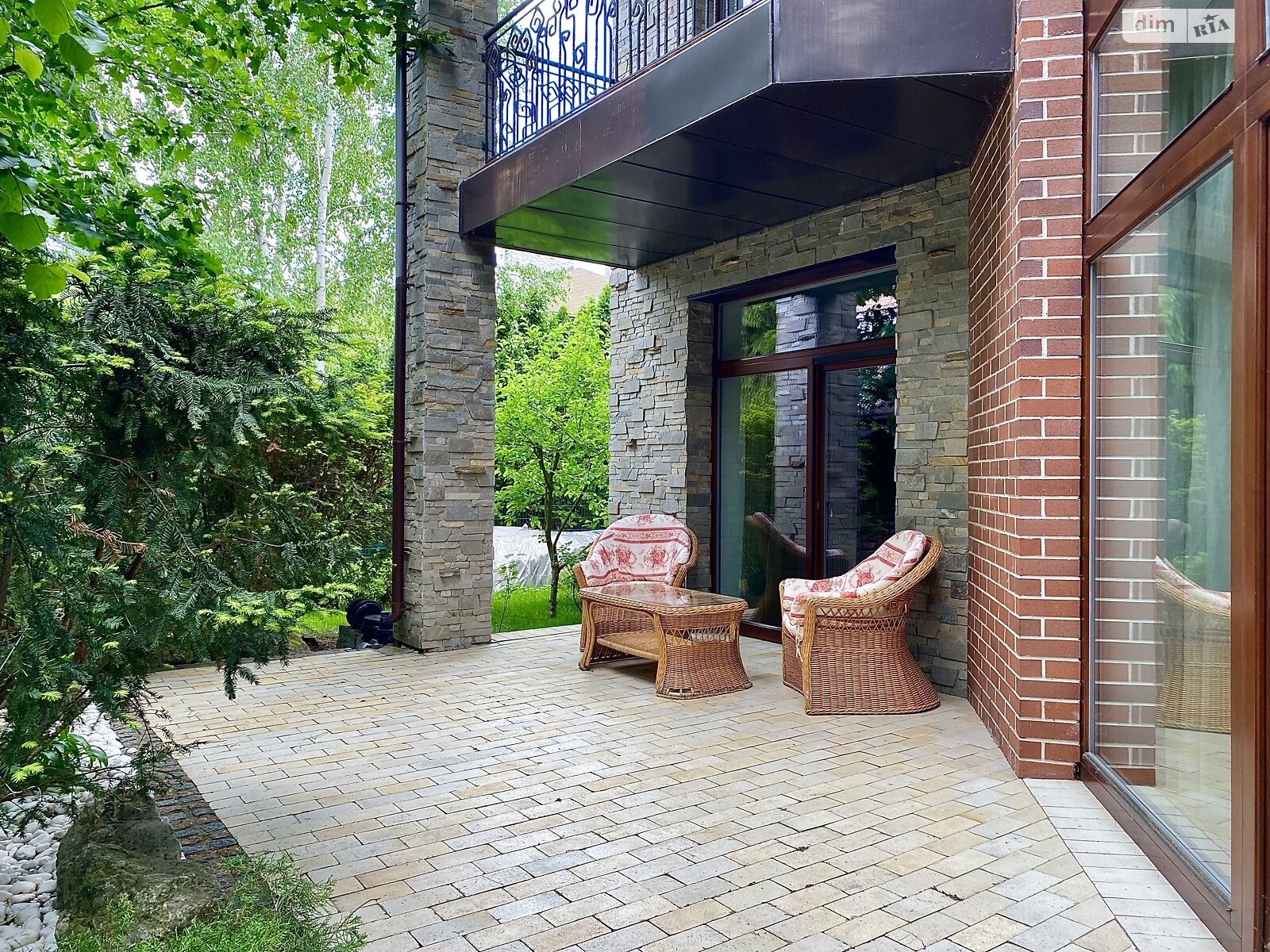 двухэтажный дом с гаражом, 436.8 кв. м, кирпич. Продажа в Романкове фото 1 двухэтажный дом с гаражом, 436.8 кв. м, кирпич. Продажа в Романкове фото 1